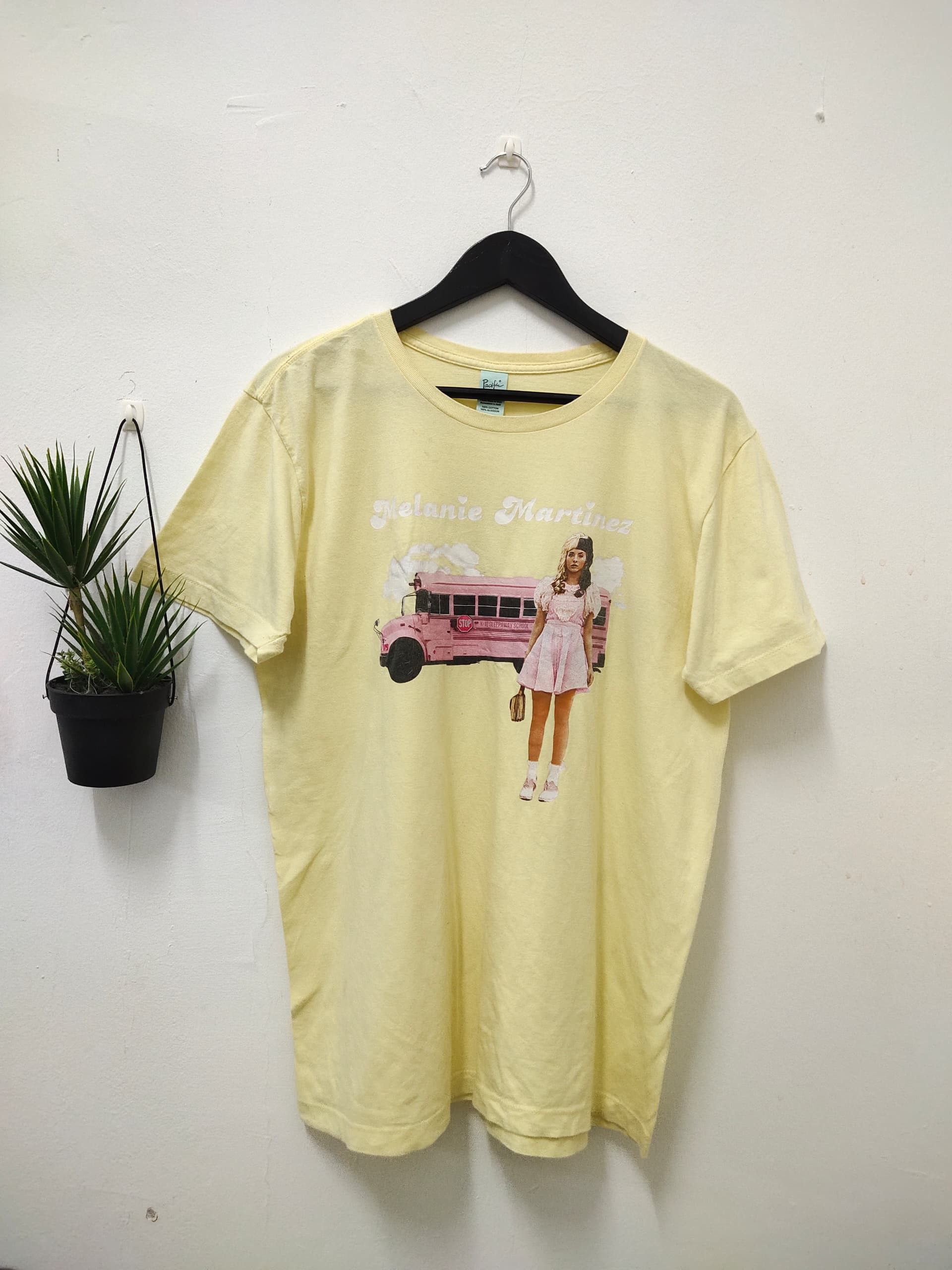 Band Tees Melanie Martinez solo singer Tour t shirt Size US L / EU 52-54 / 3 - 1 Thumbnail
