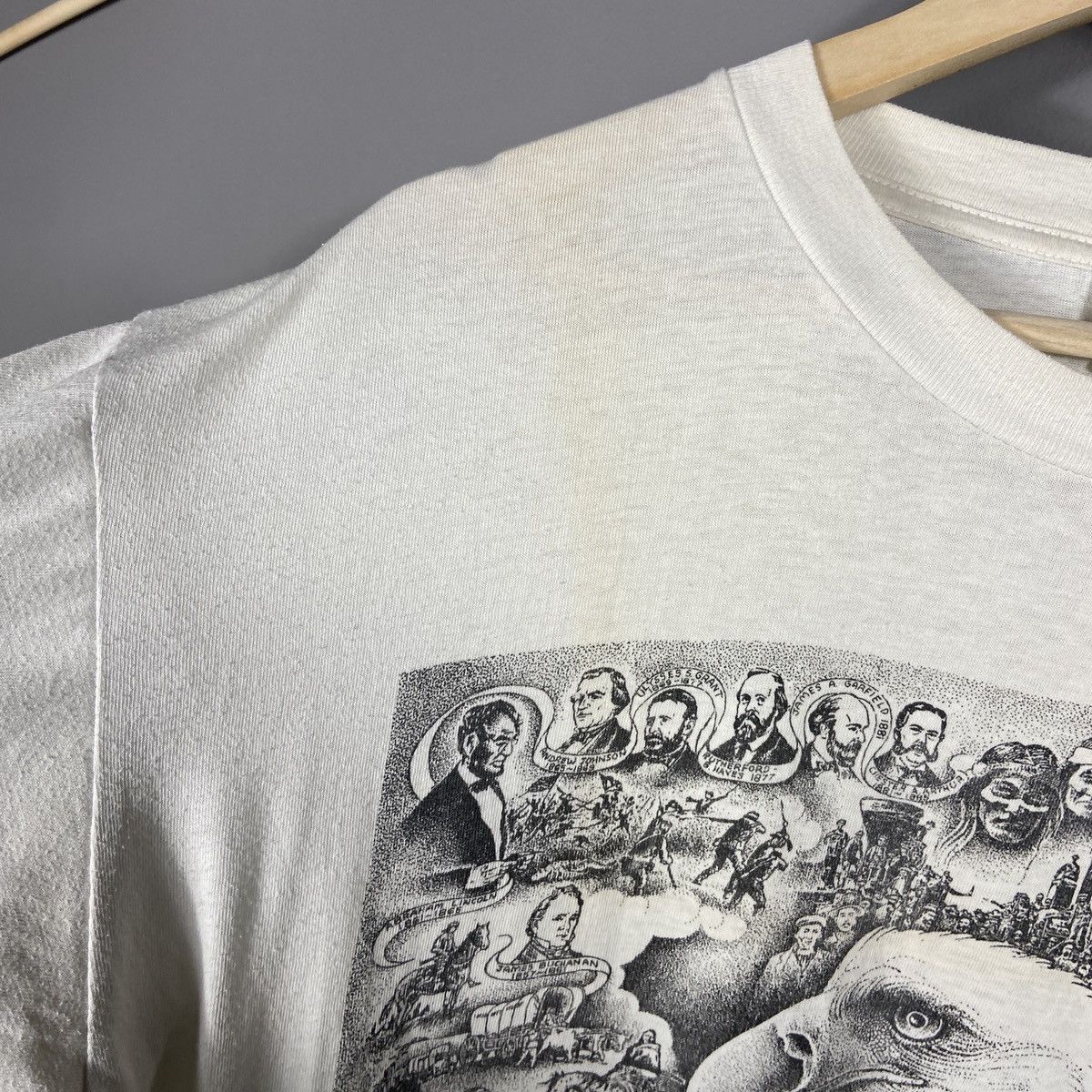 Vintage Vintage 1993 American History Graphic Tee Size US L / EU 52-54 / 3 - 4 Thumbnail