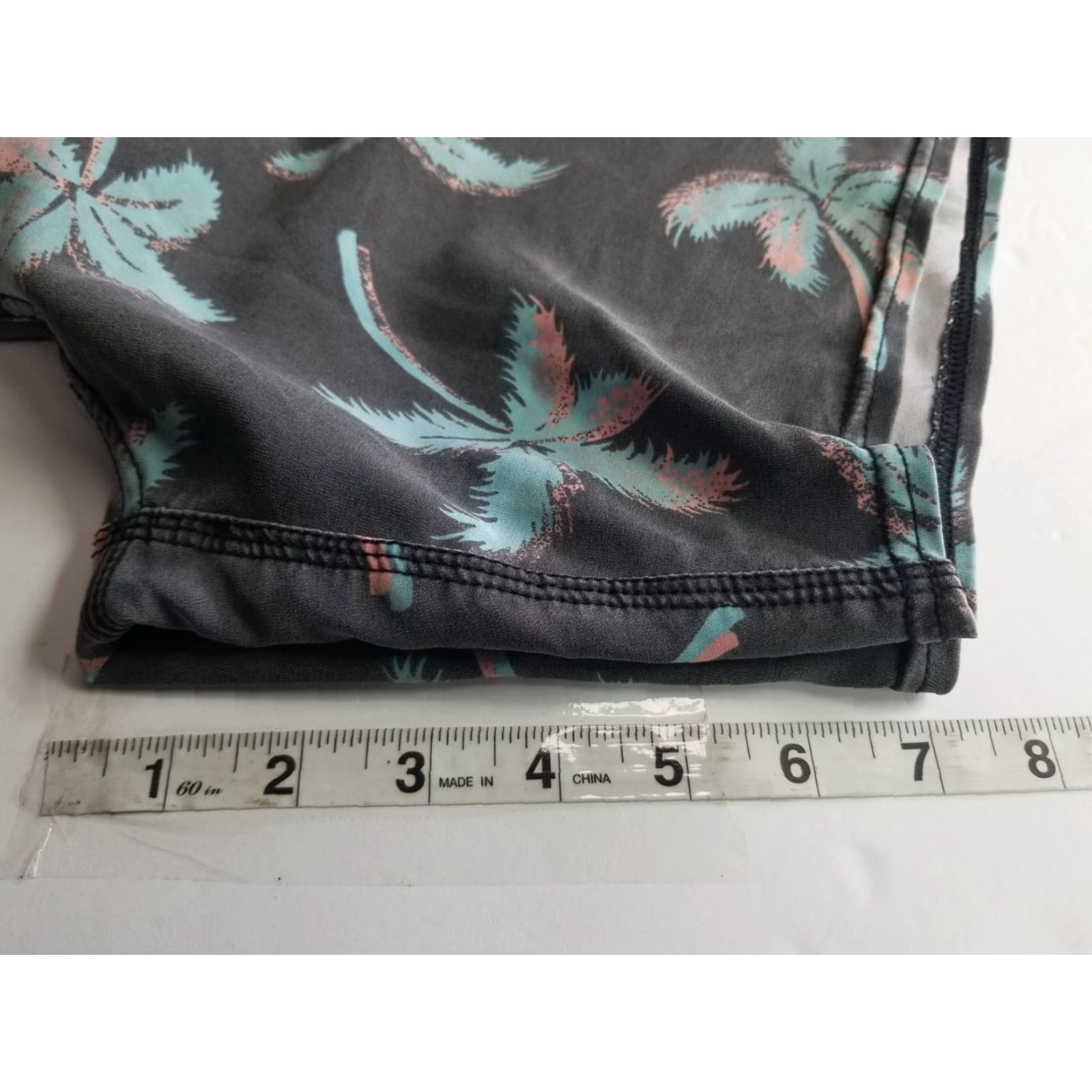 Rip Curl Rip Curl Mirage Gray Palm Print Board Shorts Men's Size 33 Quick Dry Lace Up Closure Pockets Size US 33 - 4 Thumbnail
