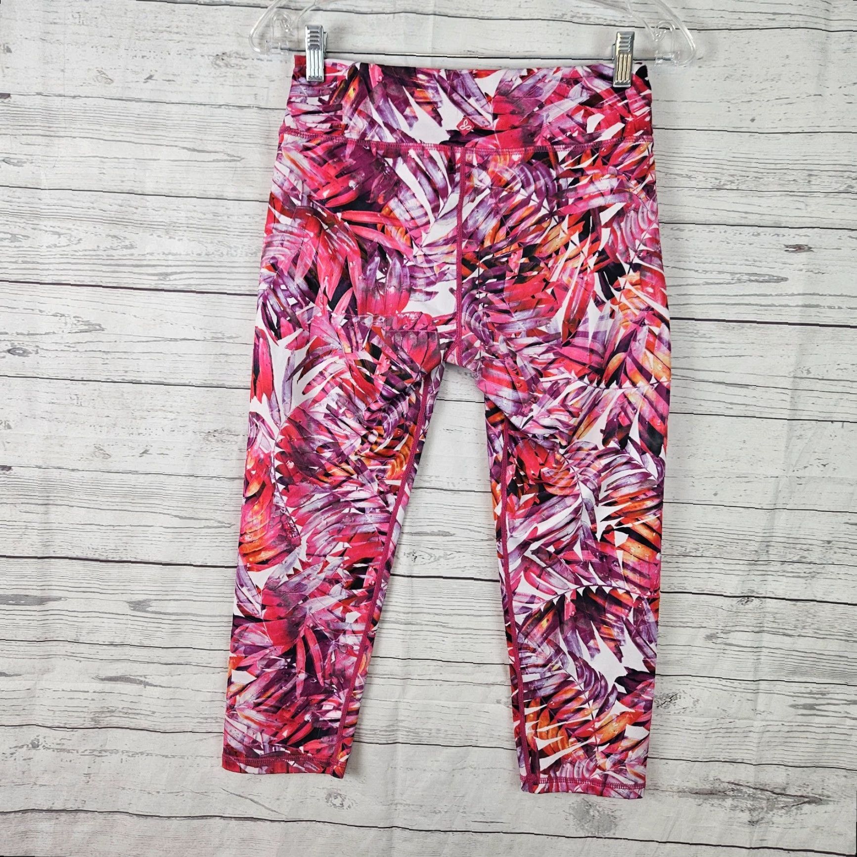Prana prAna Womens Capri Leggings Sz Medium Pink Purple Leaf Print Mid Rise Capri Leggings Womens M Pink Leaf Print 20in Inseam Activewear Size 32" / US 10 / IT 46 - 3 Thumbnail