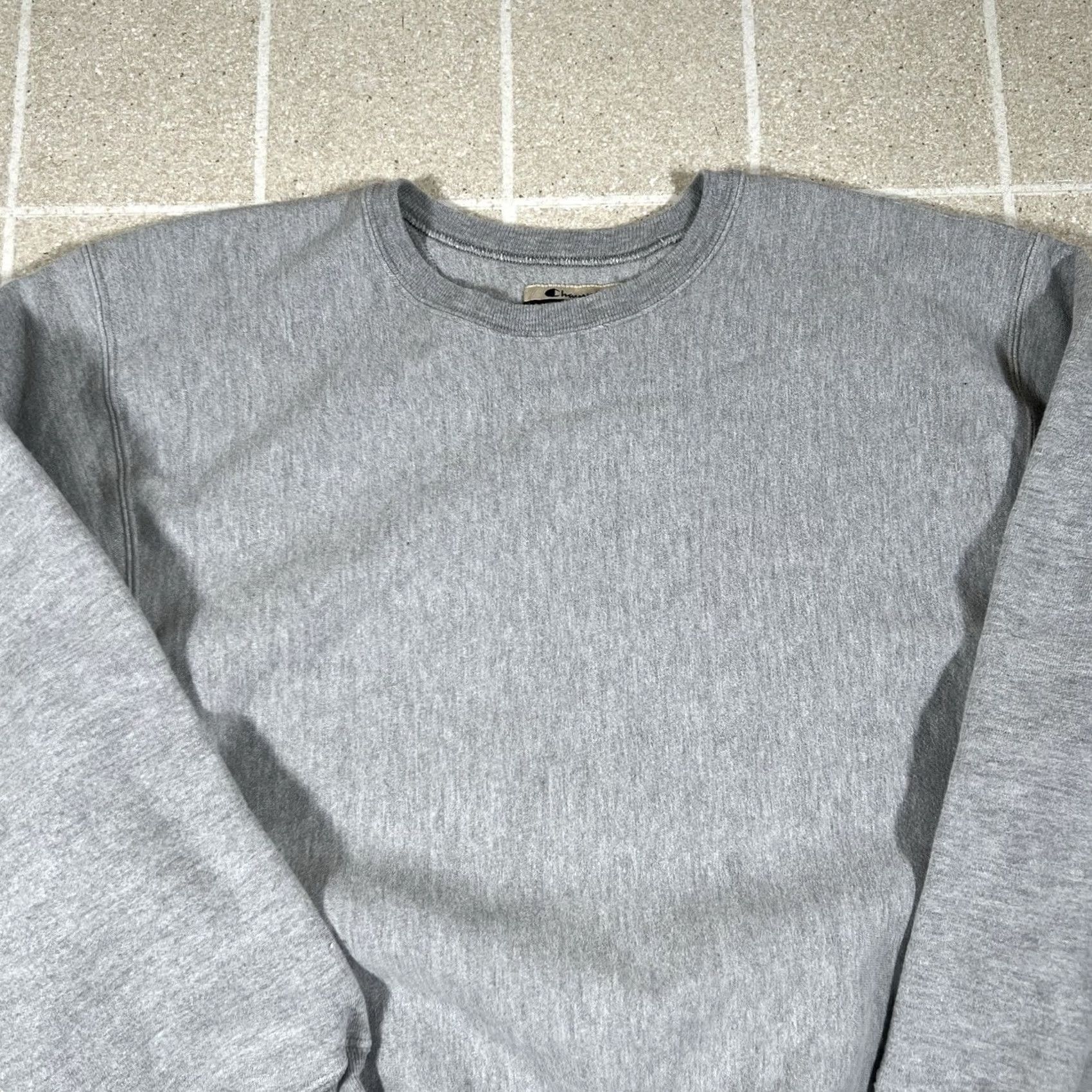 Champion Champion Reverse Weave Sweatshirt Pullover Large Light Gray Men Adults Mens Regular Size L Gray Reversible Sweatshirt Size US L / EU 52-54 / 3 - 2 Thumbnail