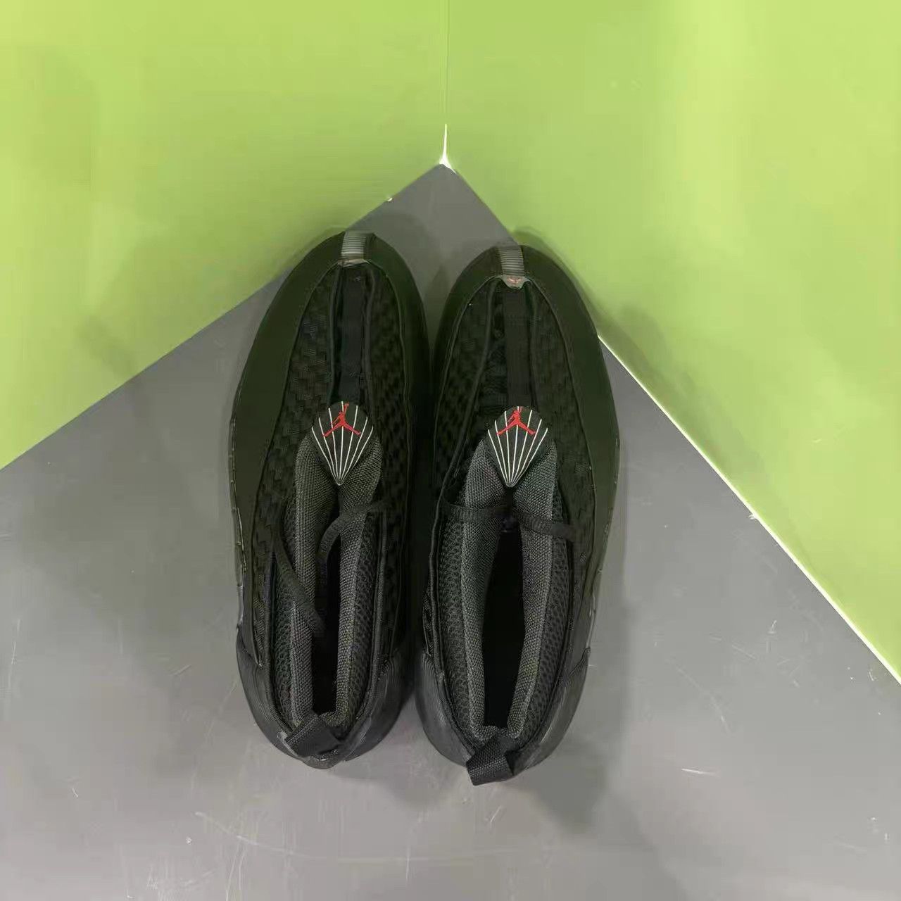 Jordan Brand Air Jordan 15 Black Red Fighter Jet 2007 Retro K15 Size US 10 / EU 43 - 7 Thumbnail