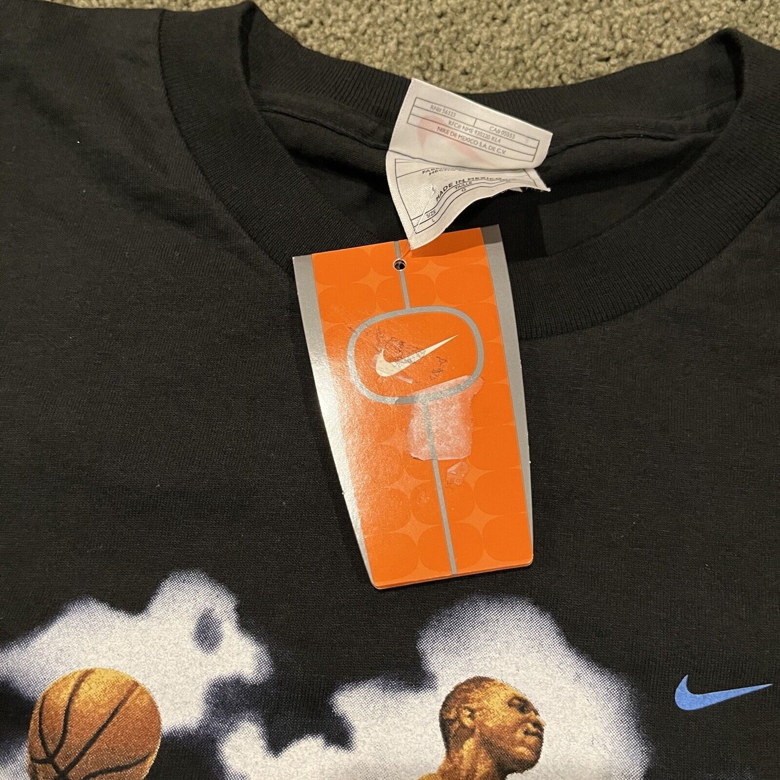 Nike VTG 90s Nike Basketball T Shirt Dunking Clouds Black LARGE Size US L / EU 52-54 / 3 - 6 Thumbnail
