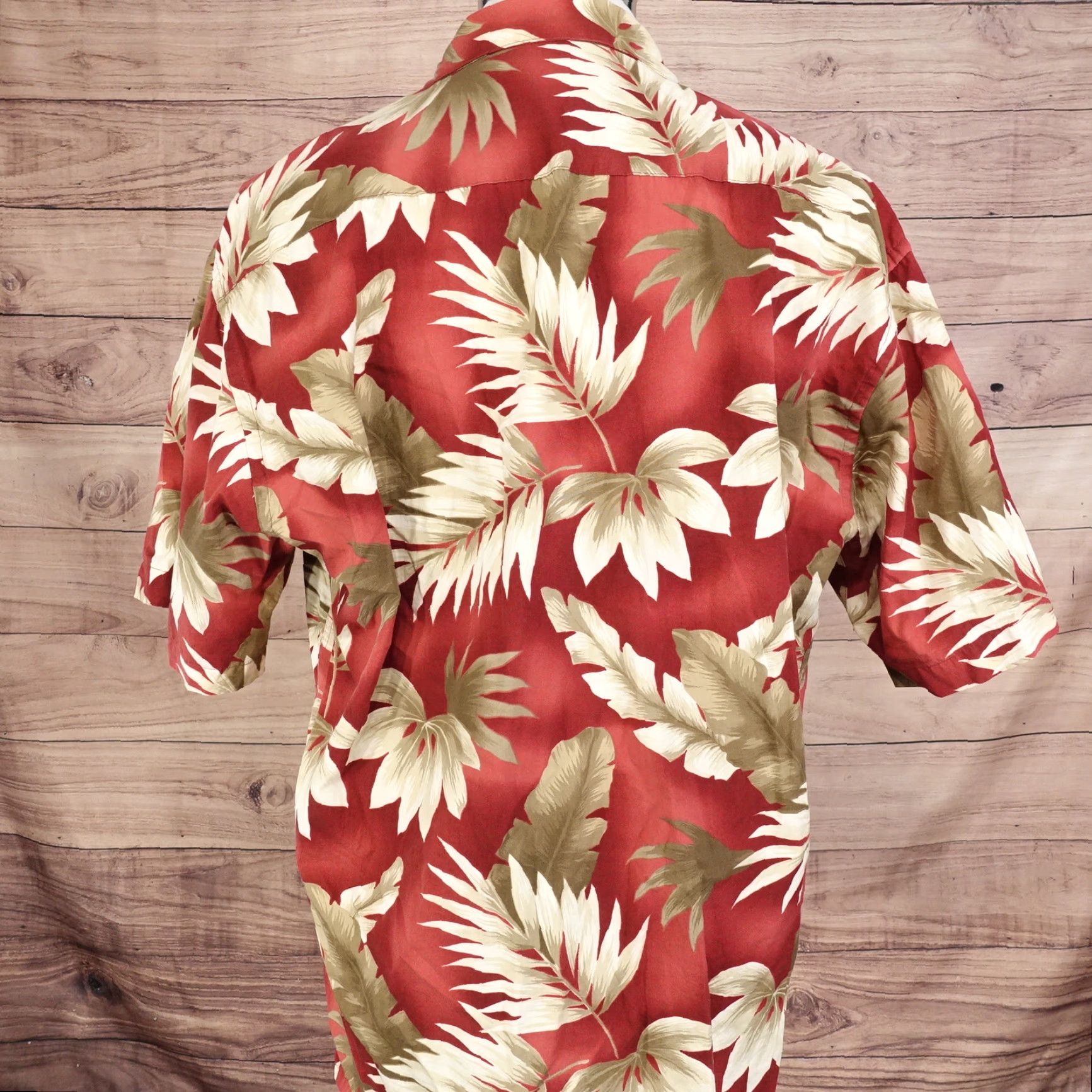 Pierre Cardin PIERRE CARDIN Short Sleeve Red Floral Cotton Button-Up Hawaiian Shirt Mens SZ L - Floral Pattern, 25" Pit to Pit, Vintage? No Size US L / EU 52-54 / 3 - 4 Thumbnail