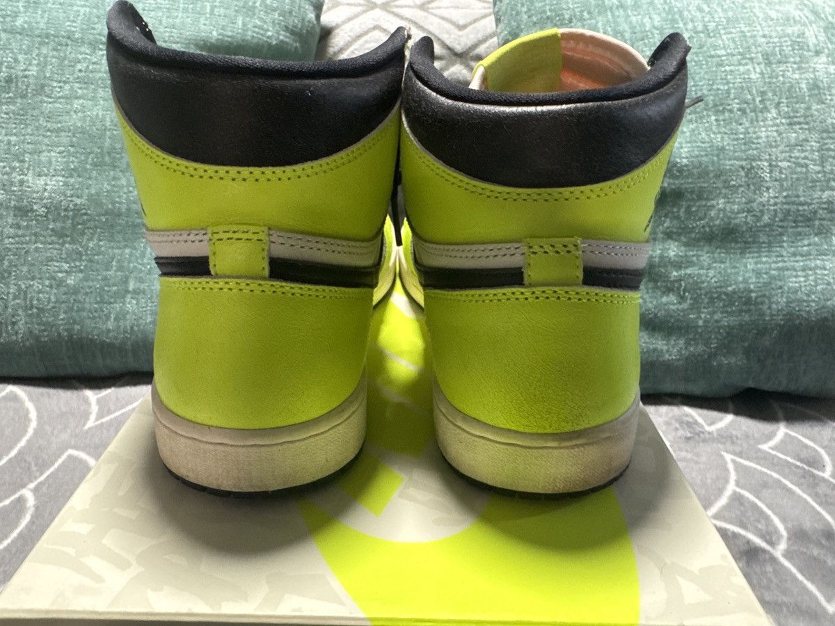 Jordan Brand Jordan Retro 1 HI OG “Visionaries” Size US 9.5 / EU 42-43 - 2 Thumbnail