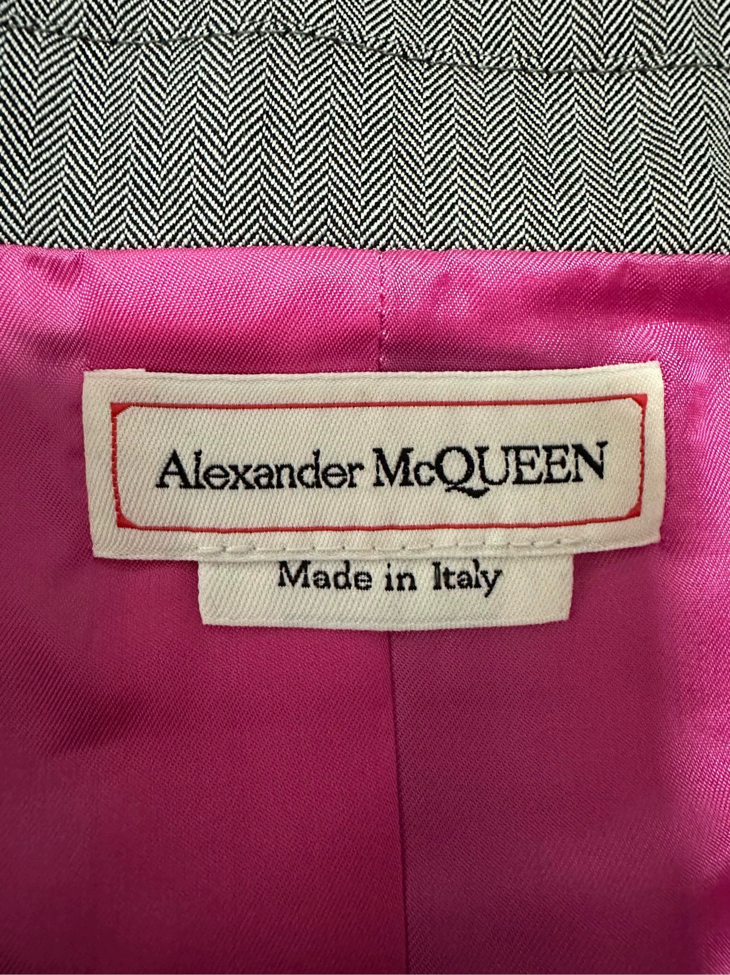 Alexander McQueen Alexander McQueen Ruffle-Hem Button Blazer Women's Size M / US 6-8 / IT 42-44 - 8 Thumbnail