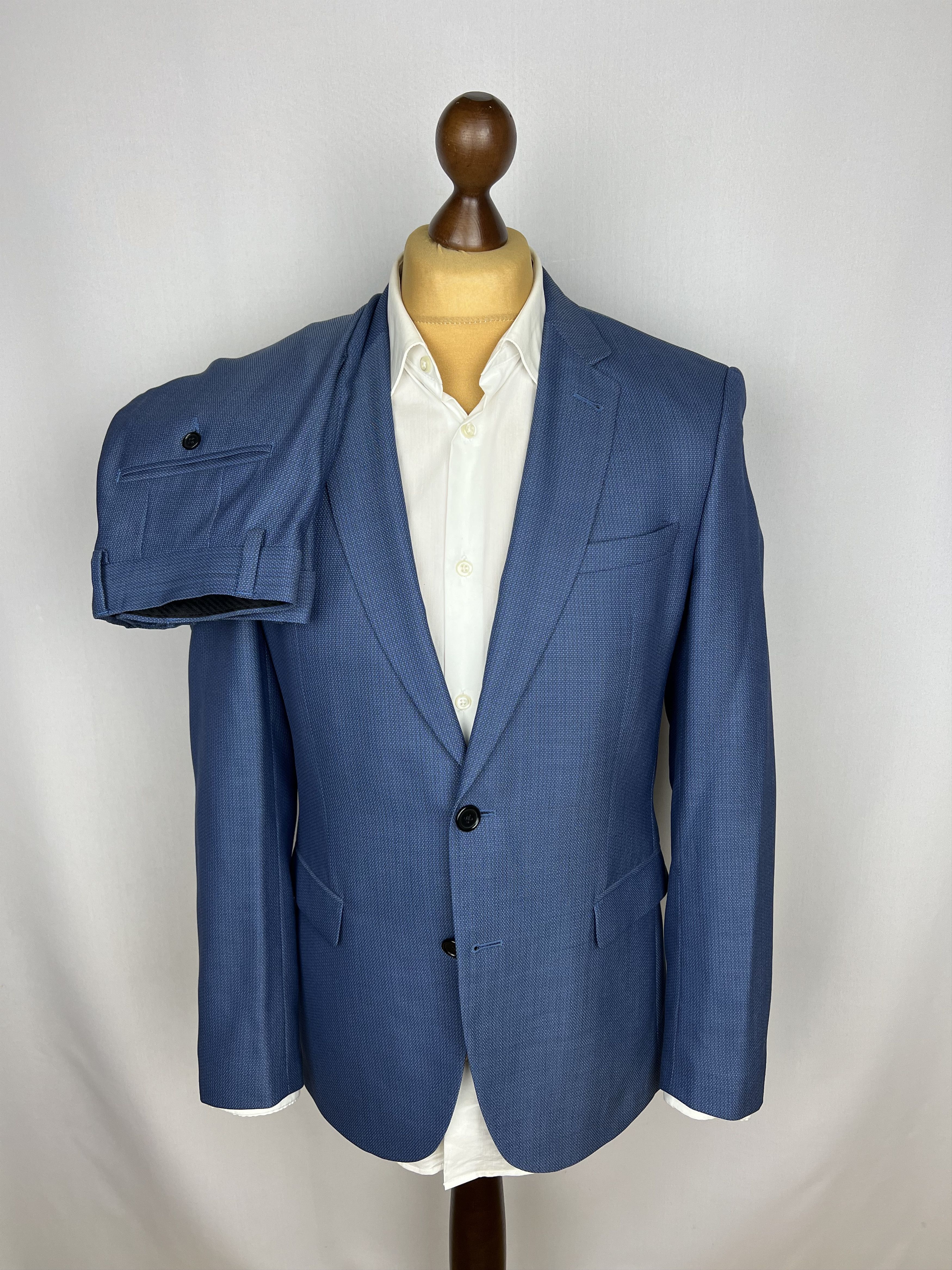 Other CACHAREL Lane Bugella Wool Blend Solid 2 Piece Classic Suit Size 38R - 1 Thumbnail