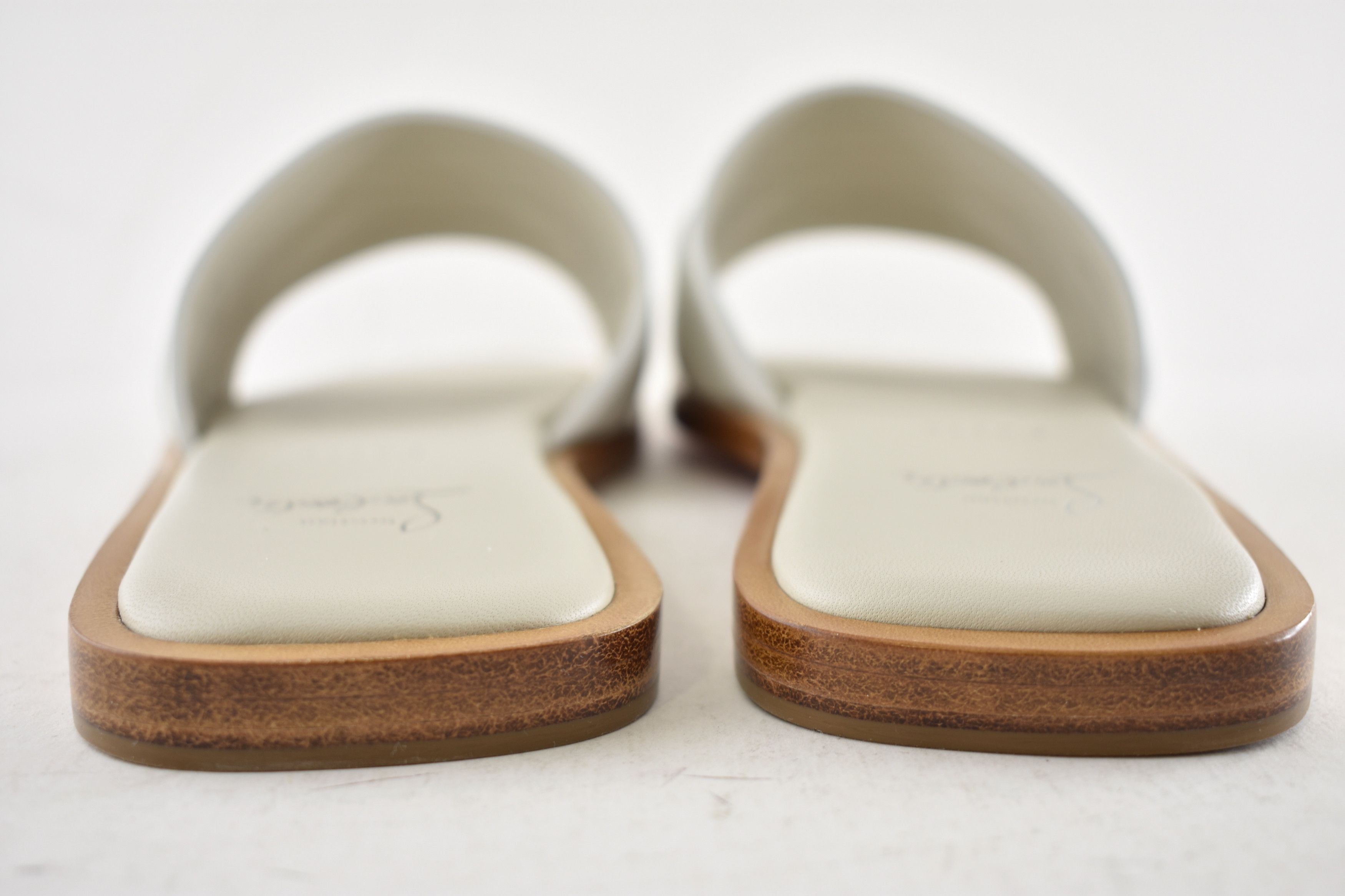 Christian Louboutin Chambelimule Donna Flat White Calf Leather Slide Sandal 36 Size US 6 / IT 36 - 14 Thumbnail