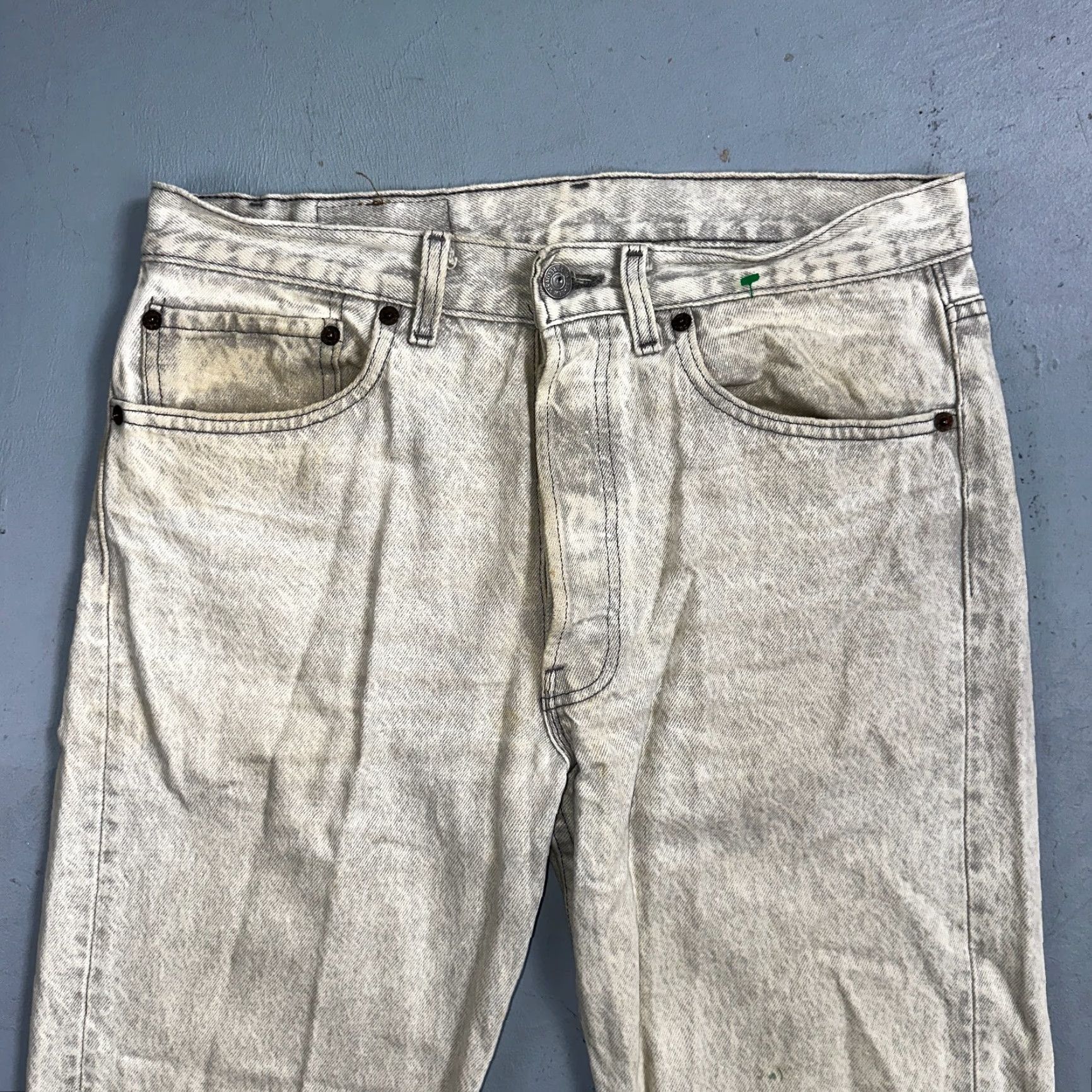Levi's VINTAGE Levi's 501 Jeans Men 31 Gray Light Wash 90s Straight Leg Denim Cotton Medium Rise Size US 31 - 2 Thumbnail