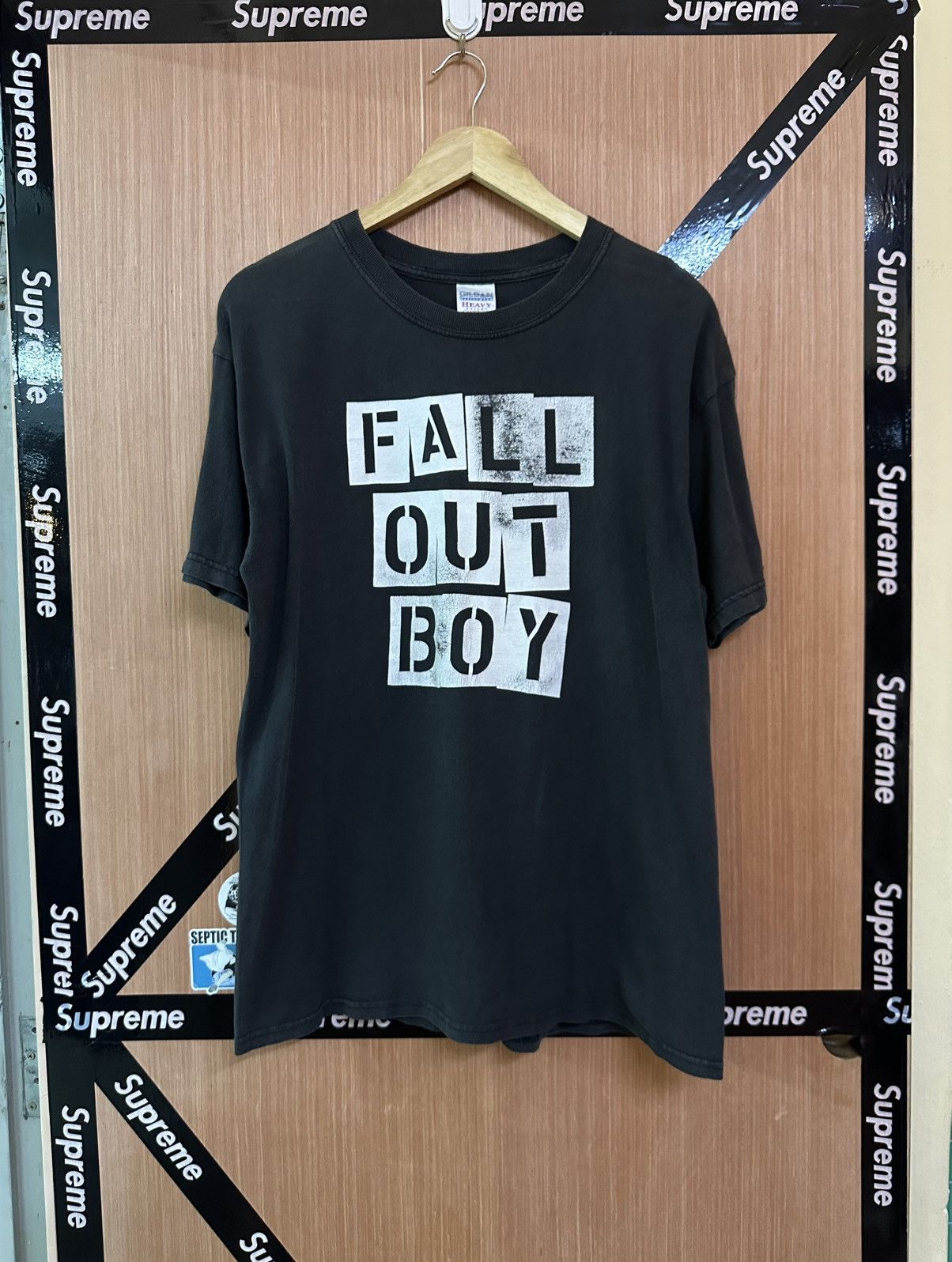 Band Tees Vintage Fall Out Boy American Rock Band Perfect Faded Tees Size US L / EU 52-54 / 3 - 1 Thumbnail