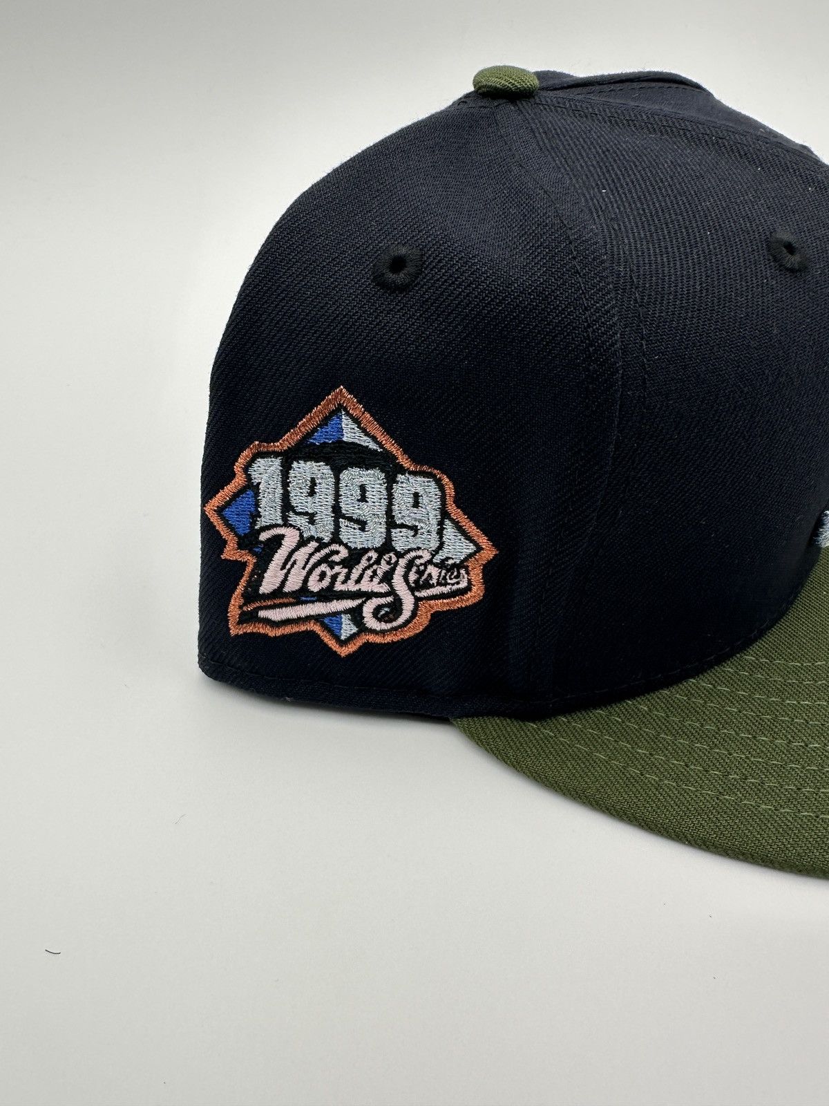 New Era Atlanta Braves Fitted 1999 World Series Patch Size ONE SIZE - 3 Thumbnail