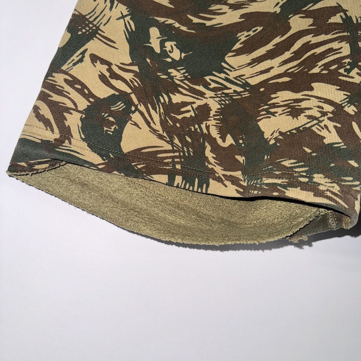 Bape Lizard Camo Sweat Shorts Size US 30 / EU 46 - 10 Thumbnail