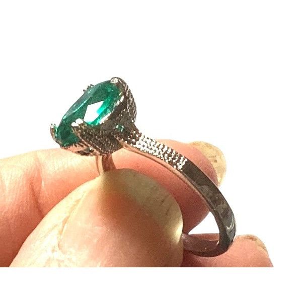 Other Green Faux Emerald Oval Cut Silver-tone Solitaire Prong Set Size ONE SIZE - 6 Thumbnail