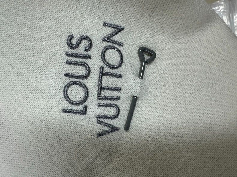 Louis Vuitton Louis Vuitton white short sleeves Size US XL / EU 56 / 4 - 4 Thumbnail