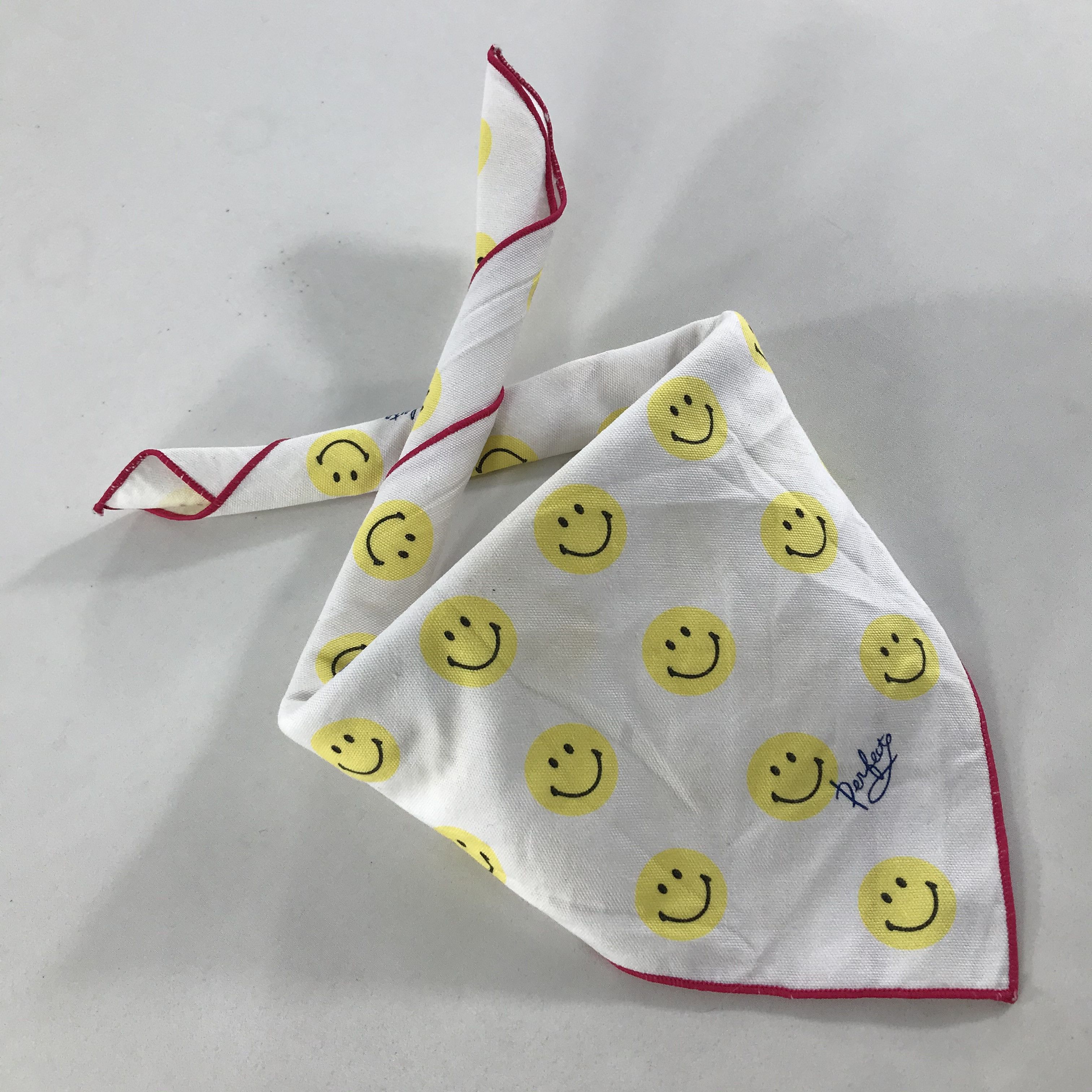 Vintage Vintage Smile Bandana / Handkerchief / Neckerchief -S1761 Size ONE SIZE - 4 Thumbnail