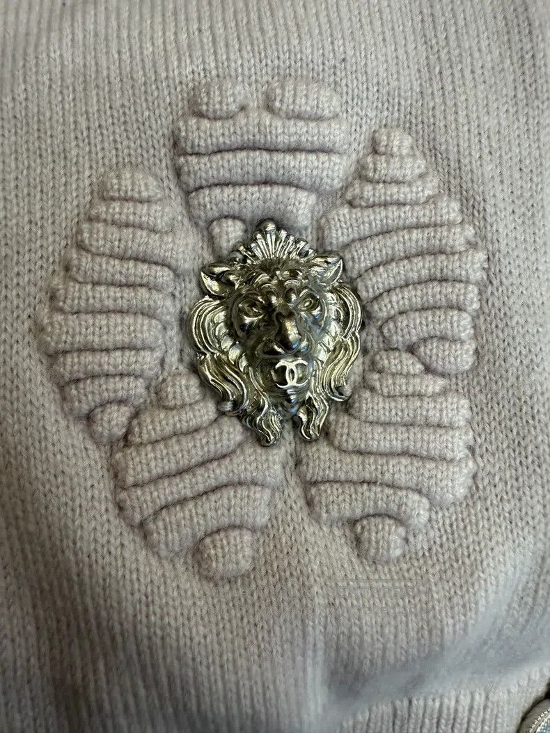 Chanel Chanel Camelia embroidered short-sleeved cardigan Size XS / US 0-2 / IT 36-38 - 5 Thumbnail