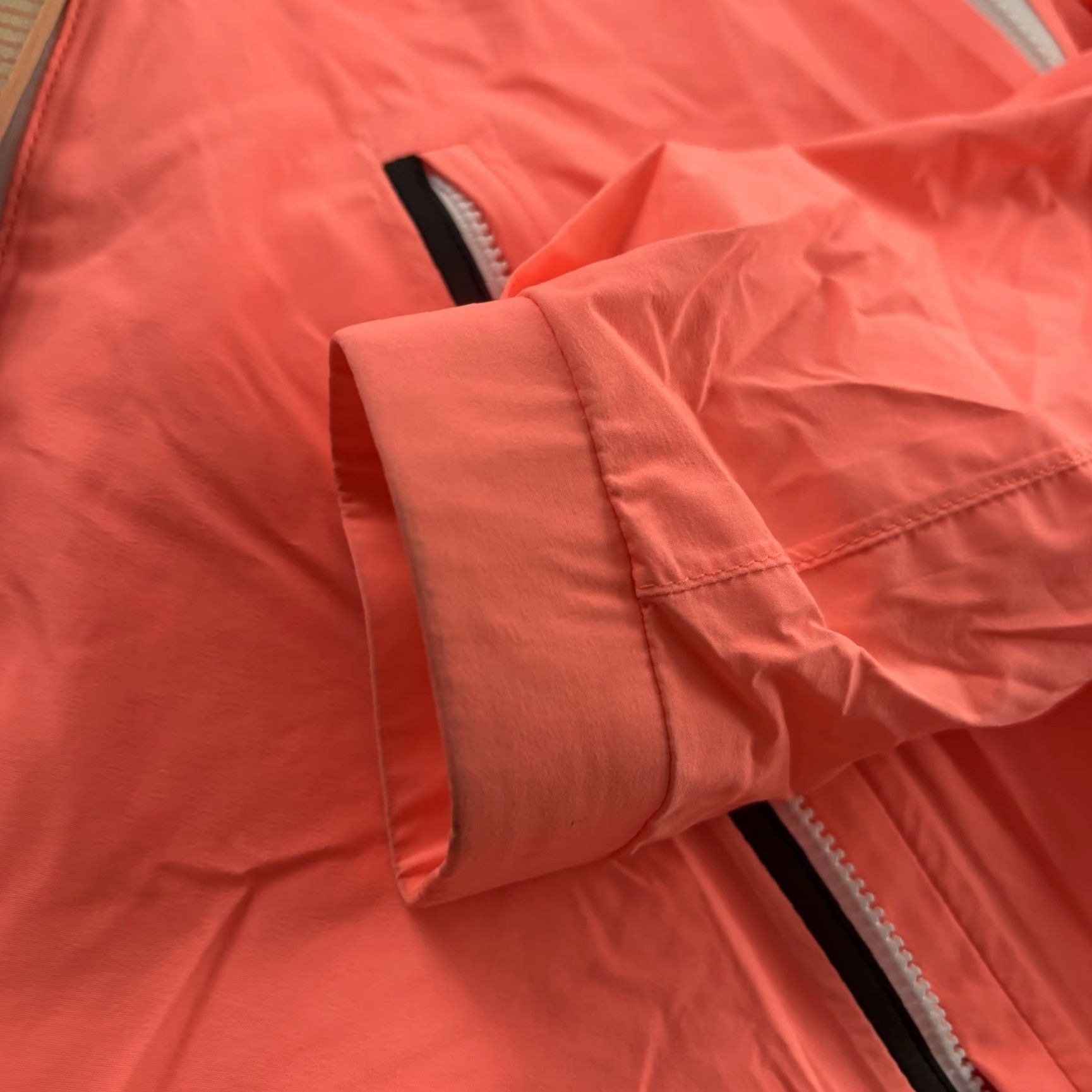 Lululemon Lululemon Windbreaker Jacket Hooded Orange Women 4 XS? Size S / US 4 / IT 40 - 4 Thumbnail