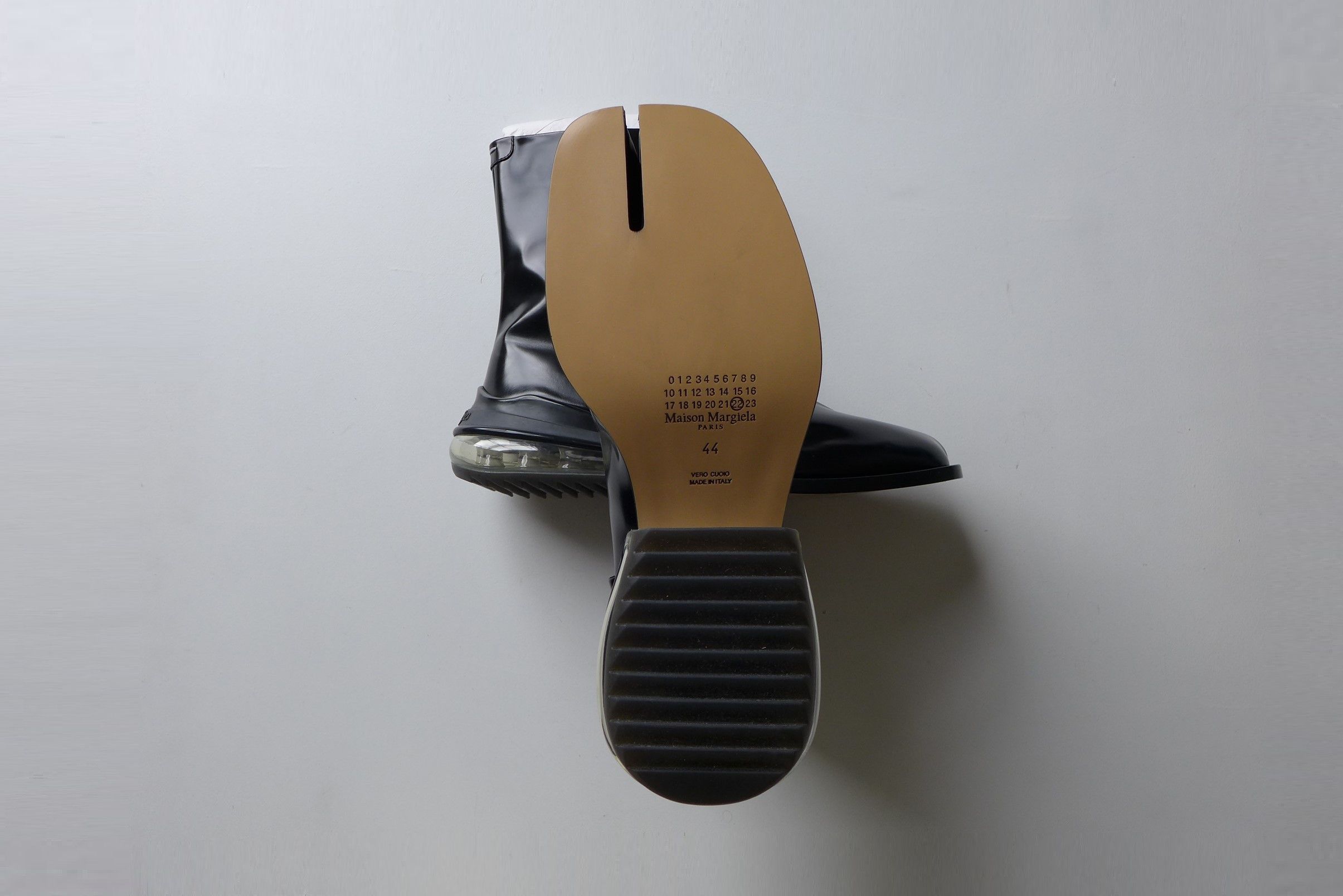 Maison Margiela Margiela Tabi Airbag Heel Boots - Black Polished Leather Size US 11 / EU 44 - 16 Thumbnail
