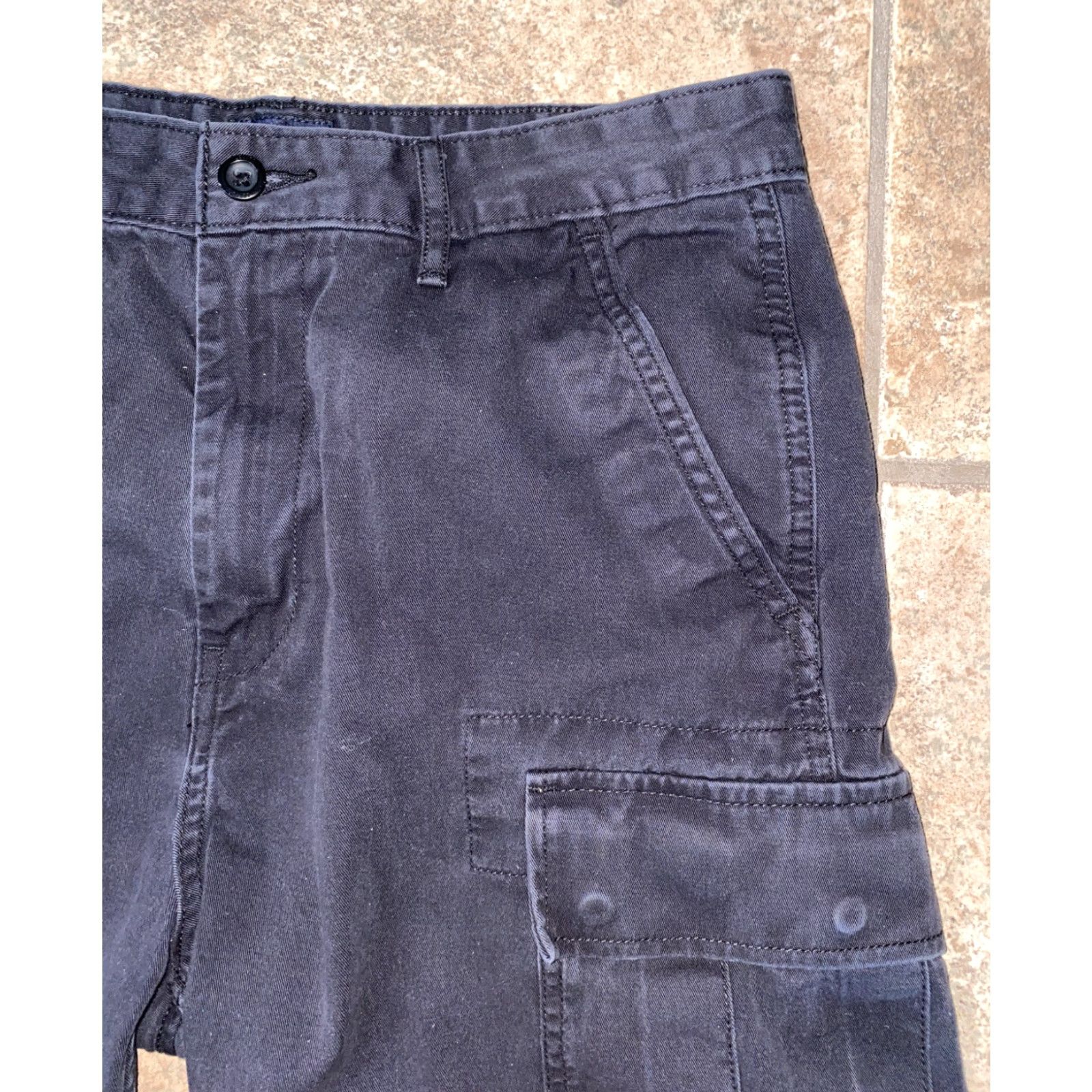 Levi's Levi’s Cargo Shorts Black Size 32 Mens Regular Zip Fly Cotton Flat Front (Casual) Men Size US 32 / EU 48 - 2 Thumbnail