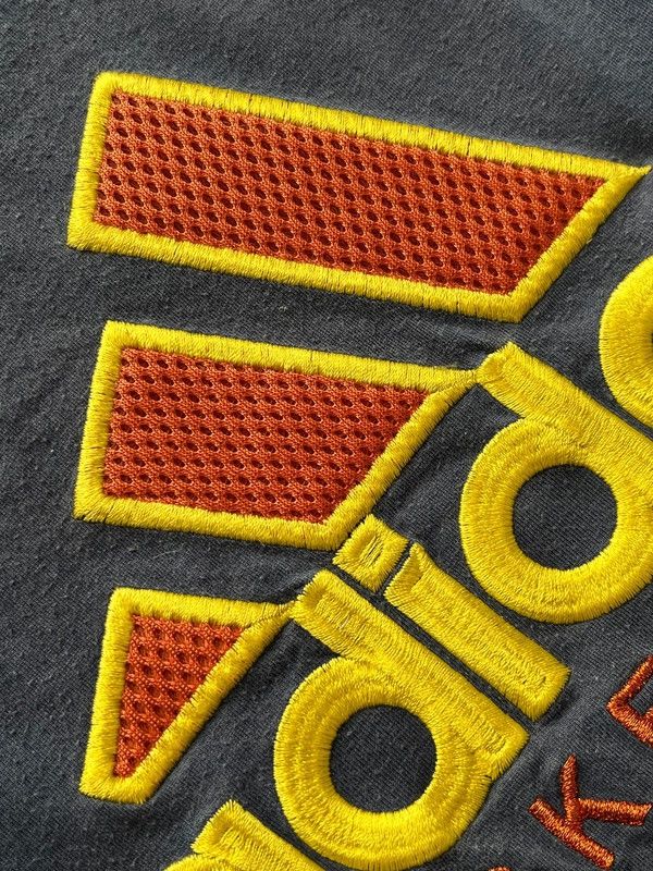 Adidas OG Adidas Basketball Sz L Big Logo T-Shirt Vintage 90s Rare Size US L / EU 52-54 / 3 - 8 Thumbnail