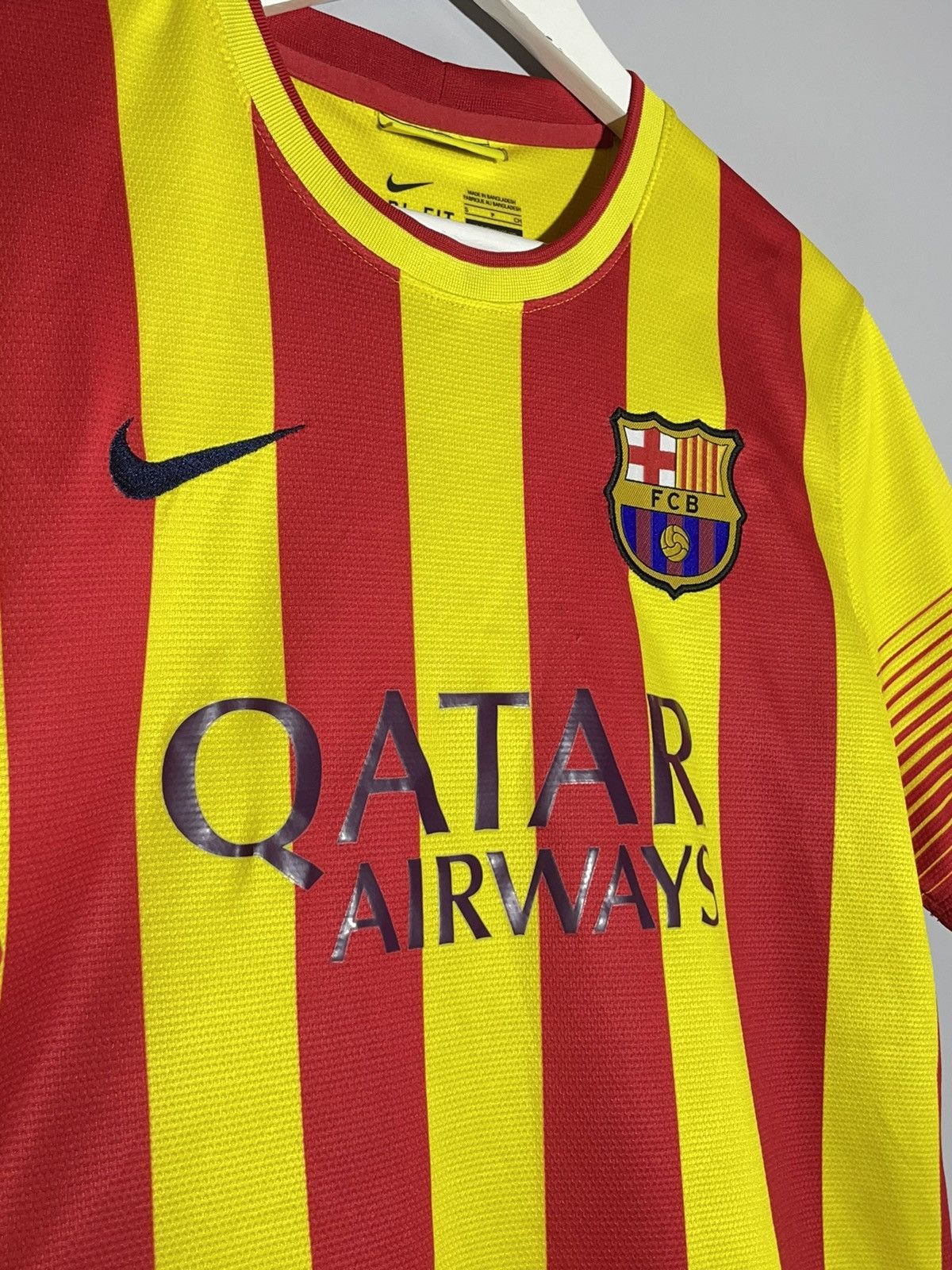 Nike F.C Barcelona Nike Y2k Blokecore 2014/15 Football Shirt Size US S / EU 44-46 / 1 - 3 Thumbnail