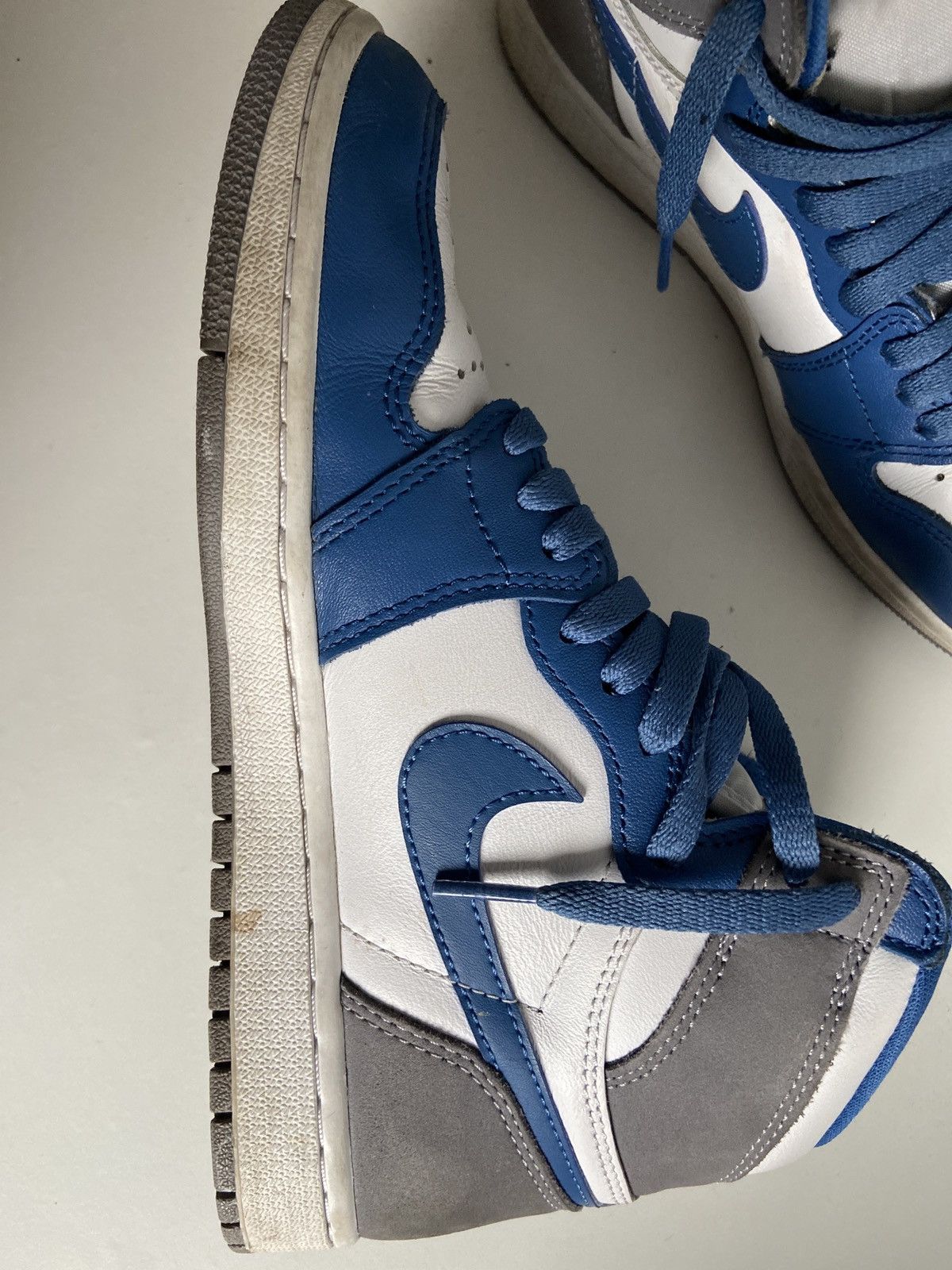 Nike Air Jordan 1 Retro High OG Size US 6.5 / EU 39-40 - 9 Thumbnail