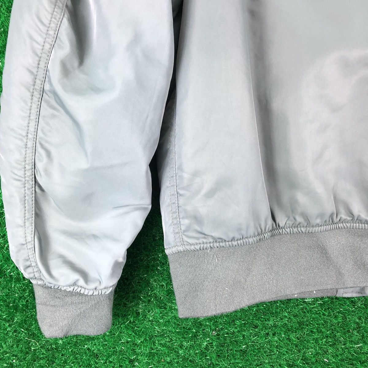 Uniqlo Uniqlo Thrashed Bomber Jacket Type MA-1 Custom Patches Size US XL / EU 56 / 4 - 6 Thumbnail