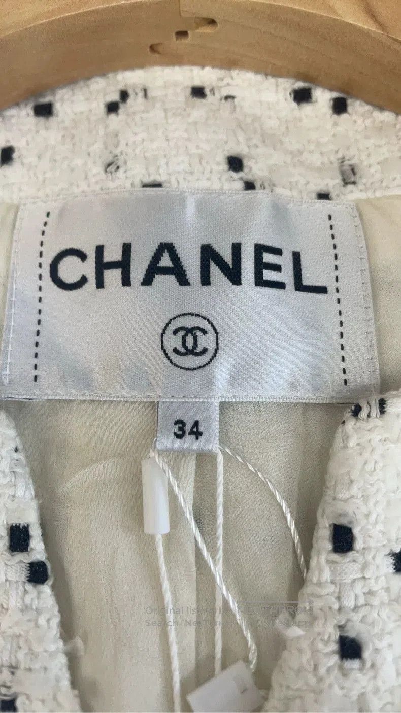 Chanel Chanel White Tweed Jacket Size 34. Size US XS / EU 42 / 0 - 3 Thumbnail