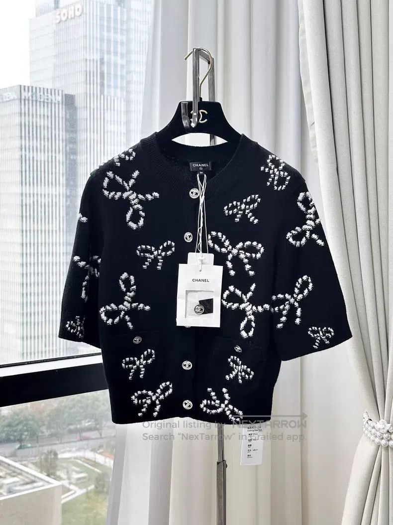 Chanel Chanel Short sleeves with white bow pattern Size XS / US 0-2 / IT 36-38 - 1 Thumbnail