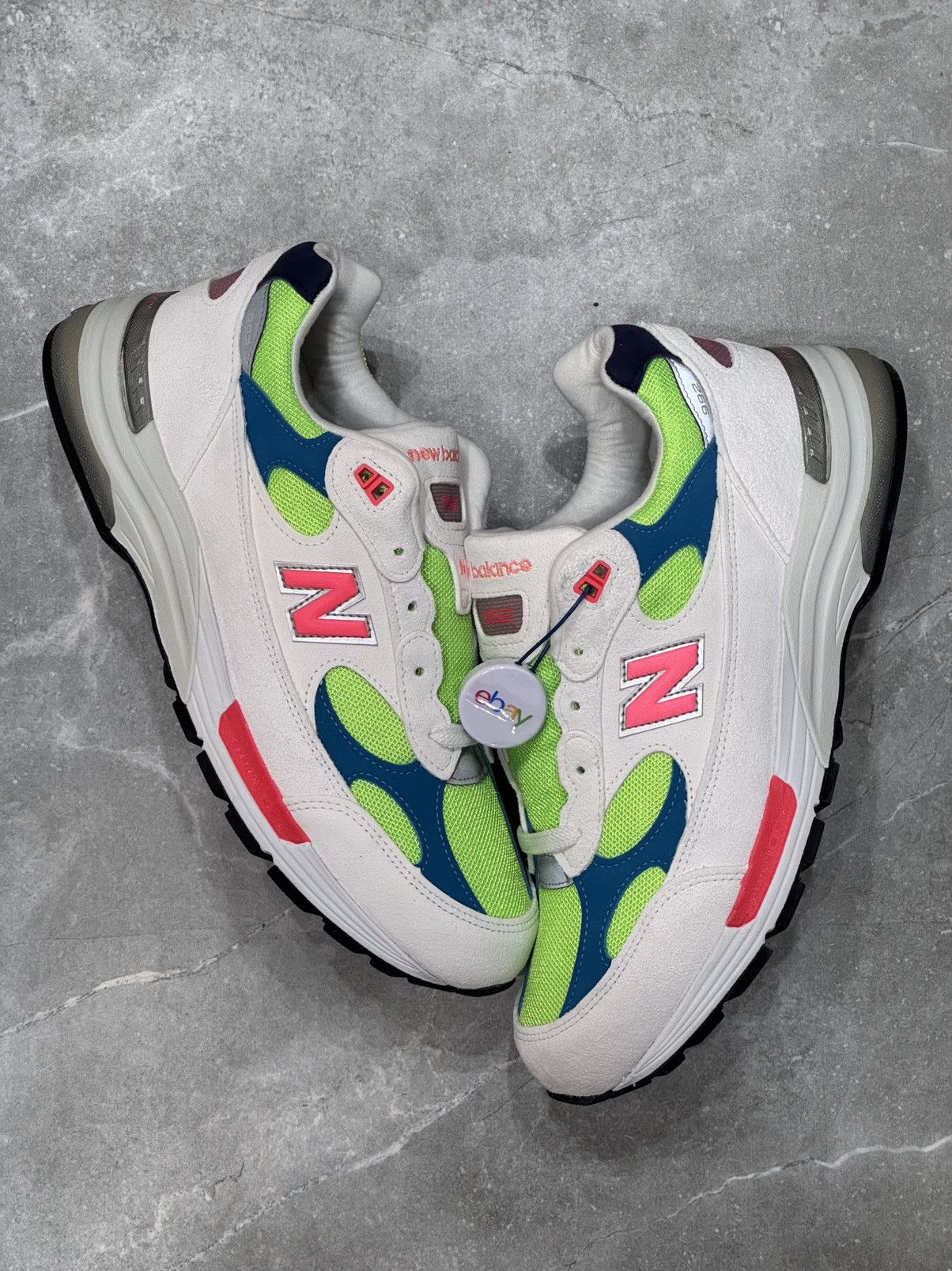 New Balance New Balance 992 Neon White Size US 11 / EU 44 - 7 Thumbnail
