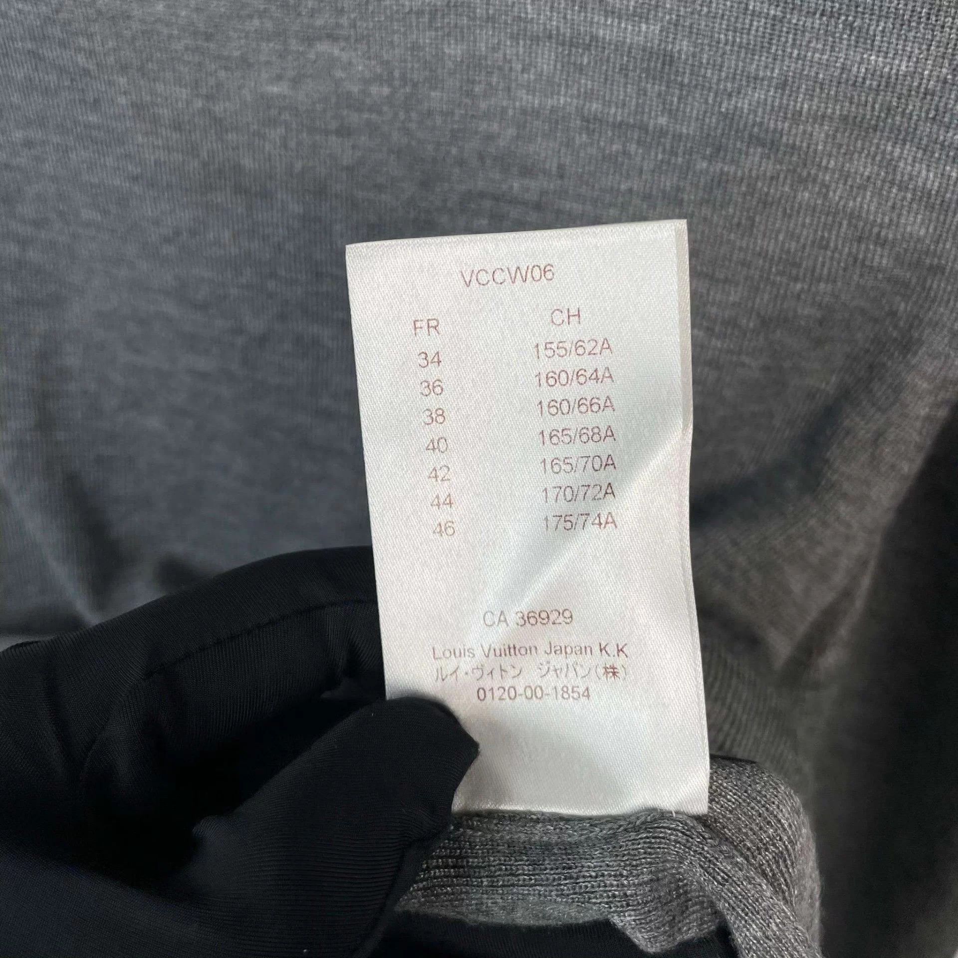 Louis Vuitton LV Cashmere Sweater M Gray Size M / US 6-8 / IT 42-44 - 5 Thumbnail