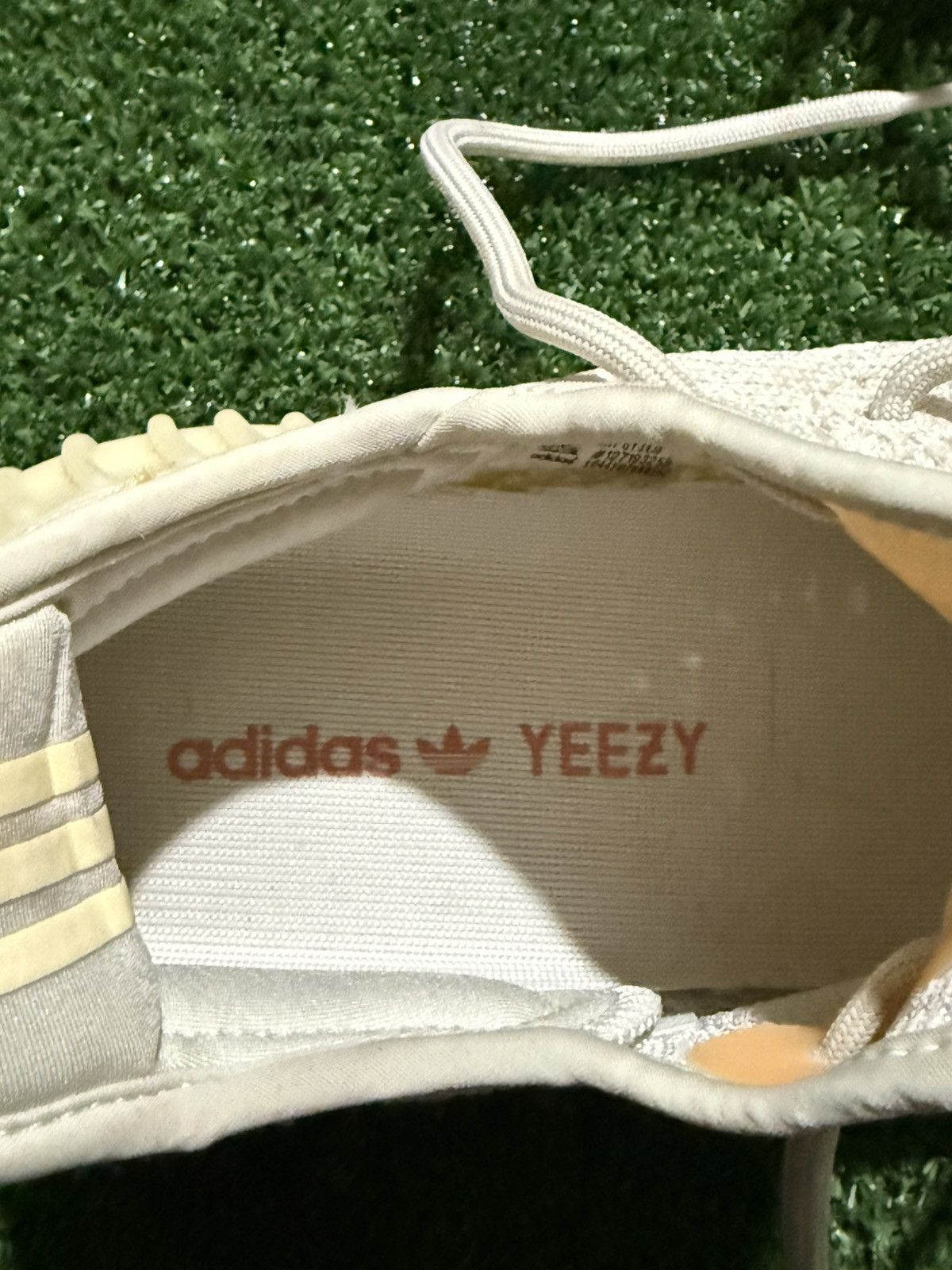 Yeezy Adidas Yeezy Boost 350 V2 - Low Light Size US 9 / EU 42 - 4 Thumbnail