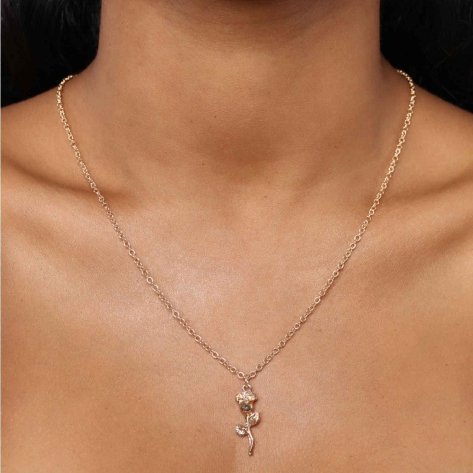 Other FASHION NOVA Rose To The Occasion Gold Necklace NWT Size ONE SIZE - 1 Thumbnail