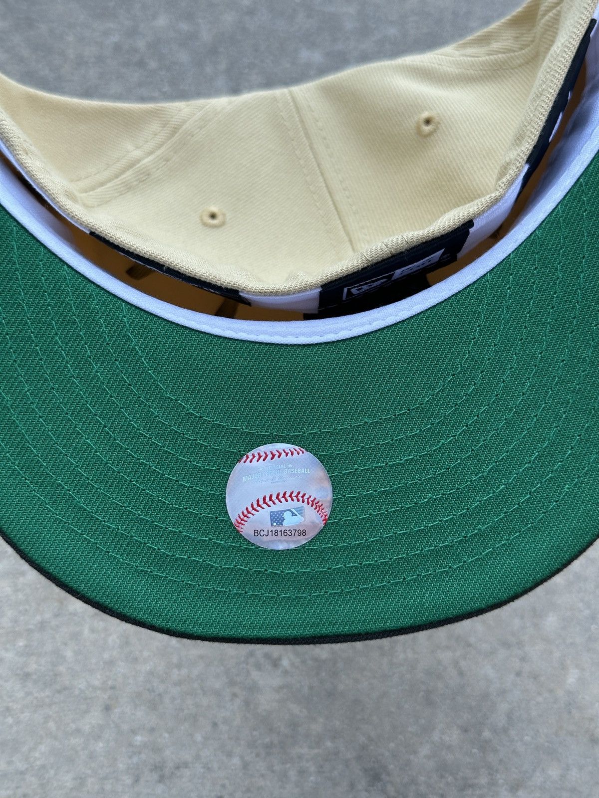 MLB × New Era Cleveland Indians Two Tone Fitted Hat 7 1/4 95 North Size ONE SIZE - 3 Thumbnail