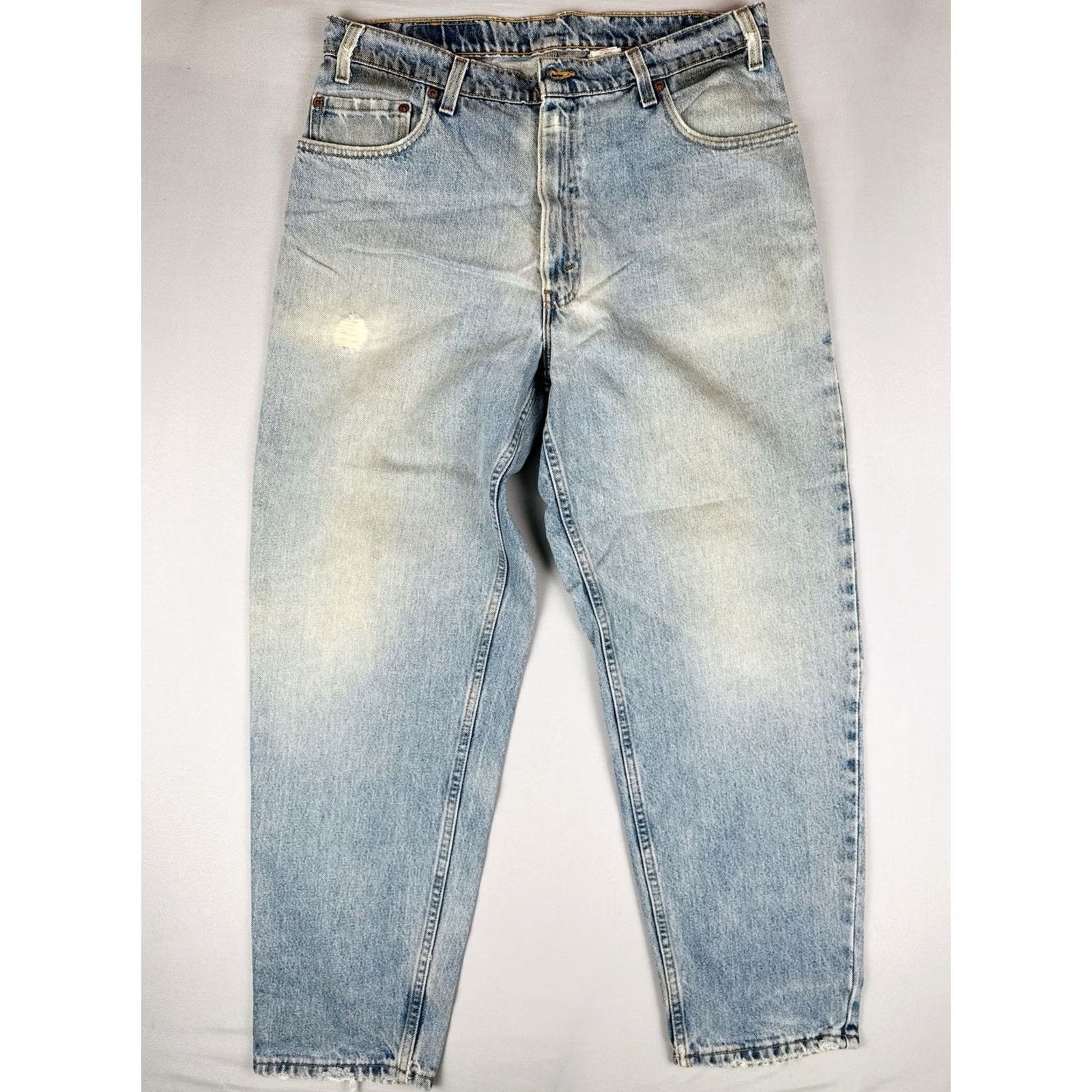 Levi's VINTAGE Levi's 560 Jeans Loose Fit Tapered USA Made 36x30 Light Wash Blue 90s Mens Size US 36 / EU 52 - 2 Thumbnail