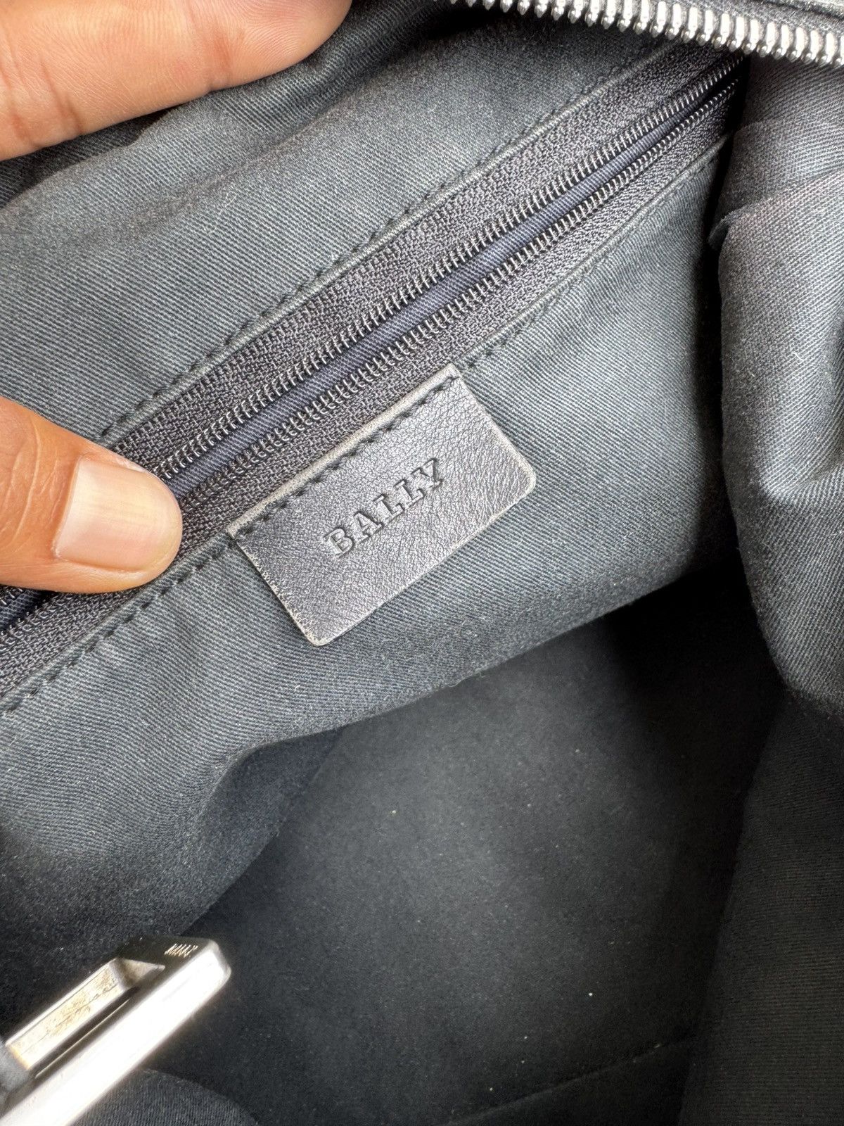 Bally 🔥Vintage Bally Leather Shoulder Bag Size ONE SIZE - 15 Thumbnail