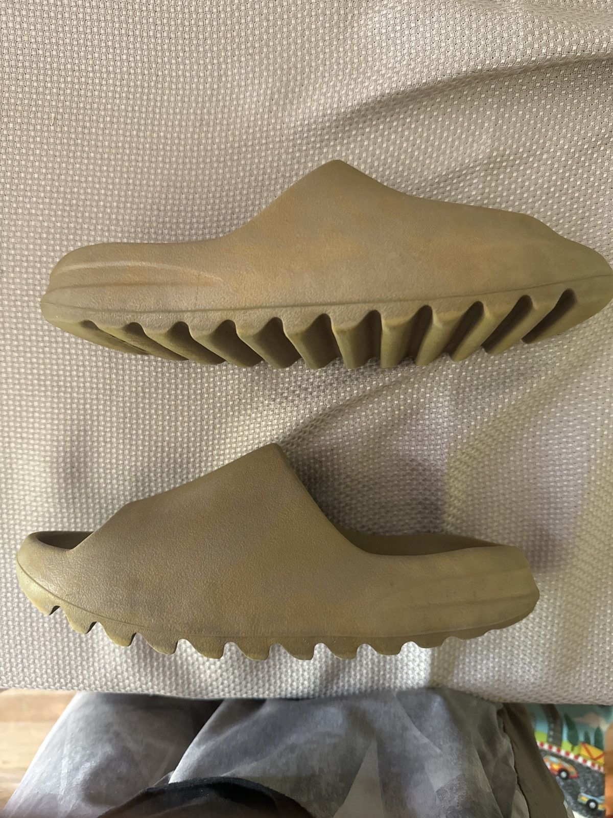 Yeezy Yeezy Slide “Ochre” Size US 9 / EU 42 - 3 Thumbnail