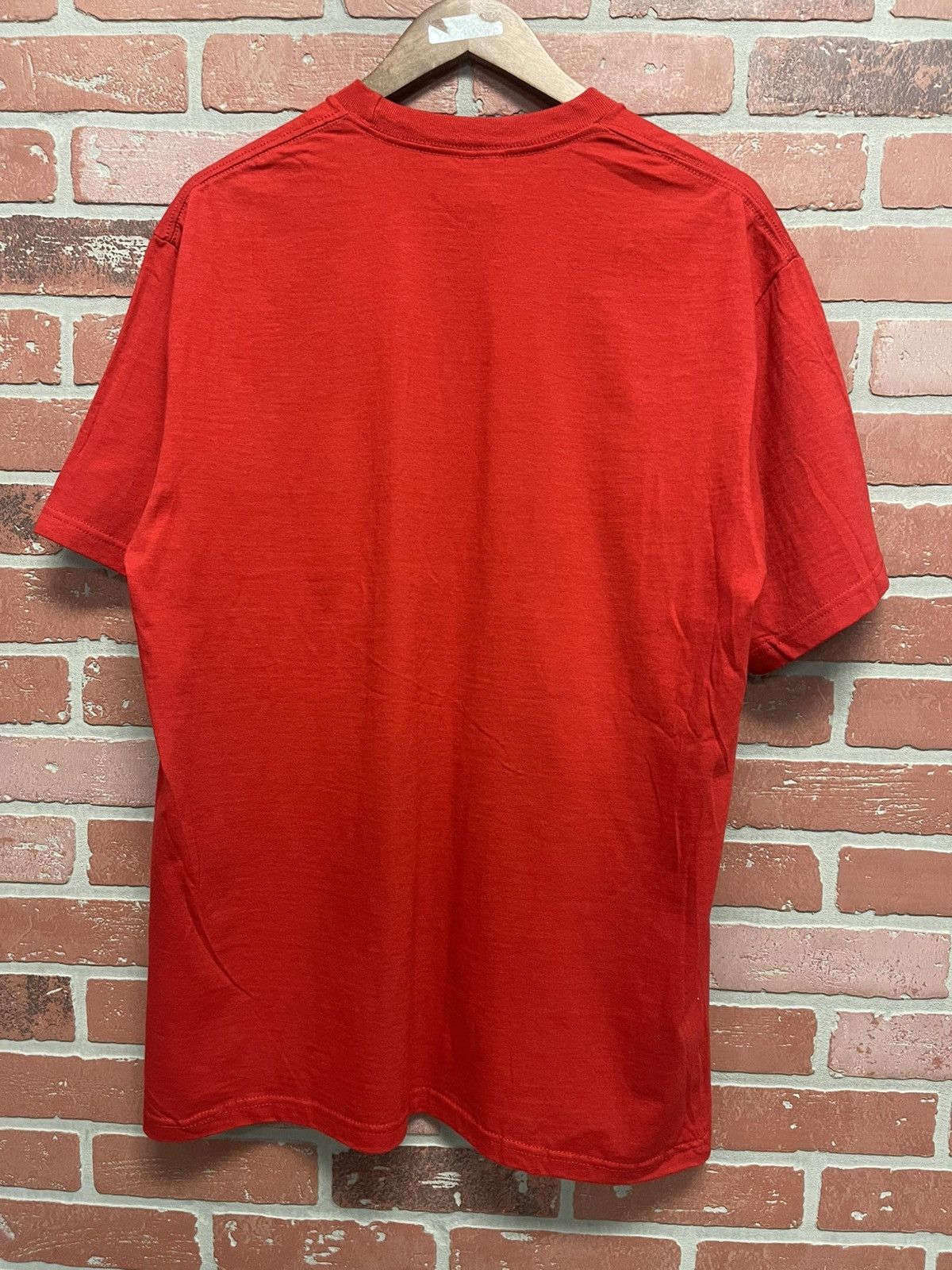 Supreme Size L - Supreme Red BOGO Gently Used Size US L / EU 52-54 / 3 - 5 Thumbnail