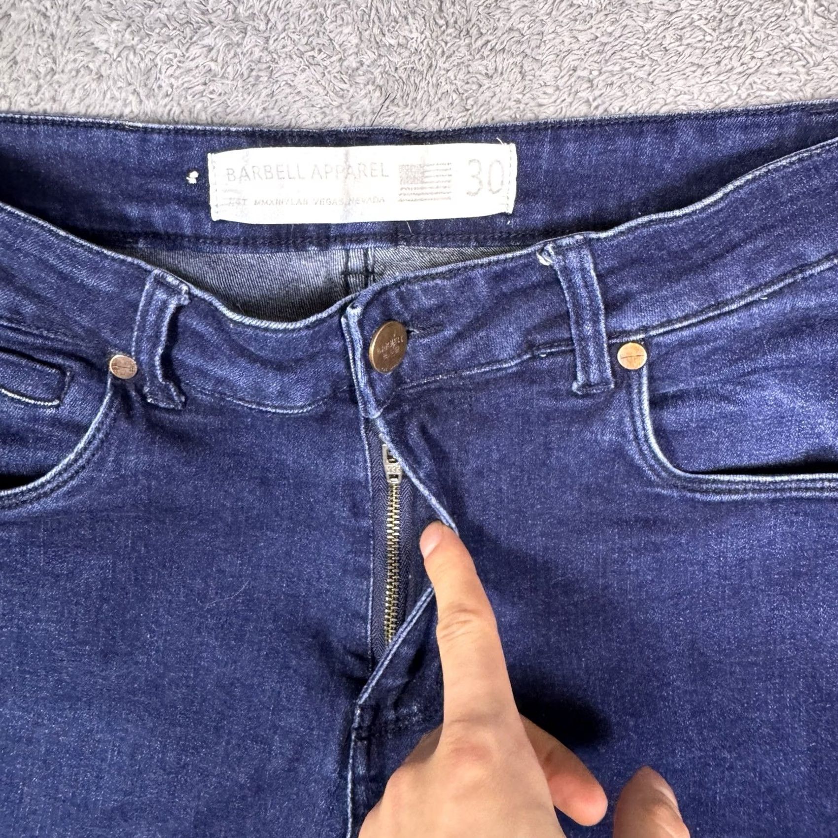 Vintage Barbell Apparel Jeans Mens 30x34 Blue Athletic Fit Stretch Denim Dark USA Made Shirt? Size US 30 / EU 46 - 4 Thumbnail