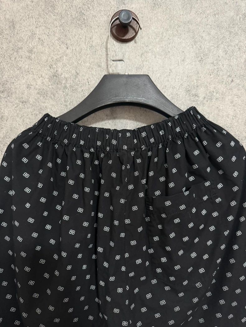 Other Balenciaga size 46 Casual pants and shorts with full logo Size US 30 / EU 46 - 6 Thumbnail
