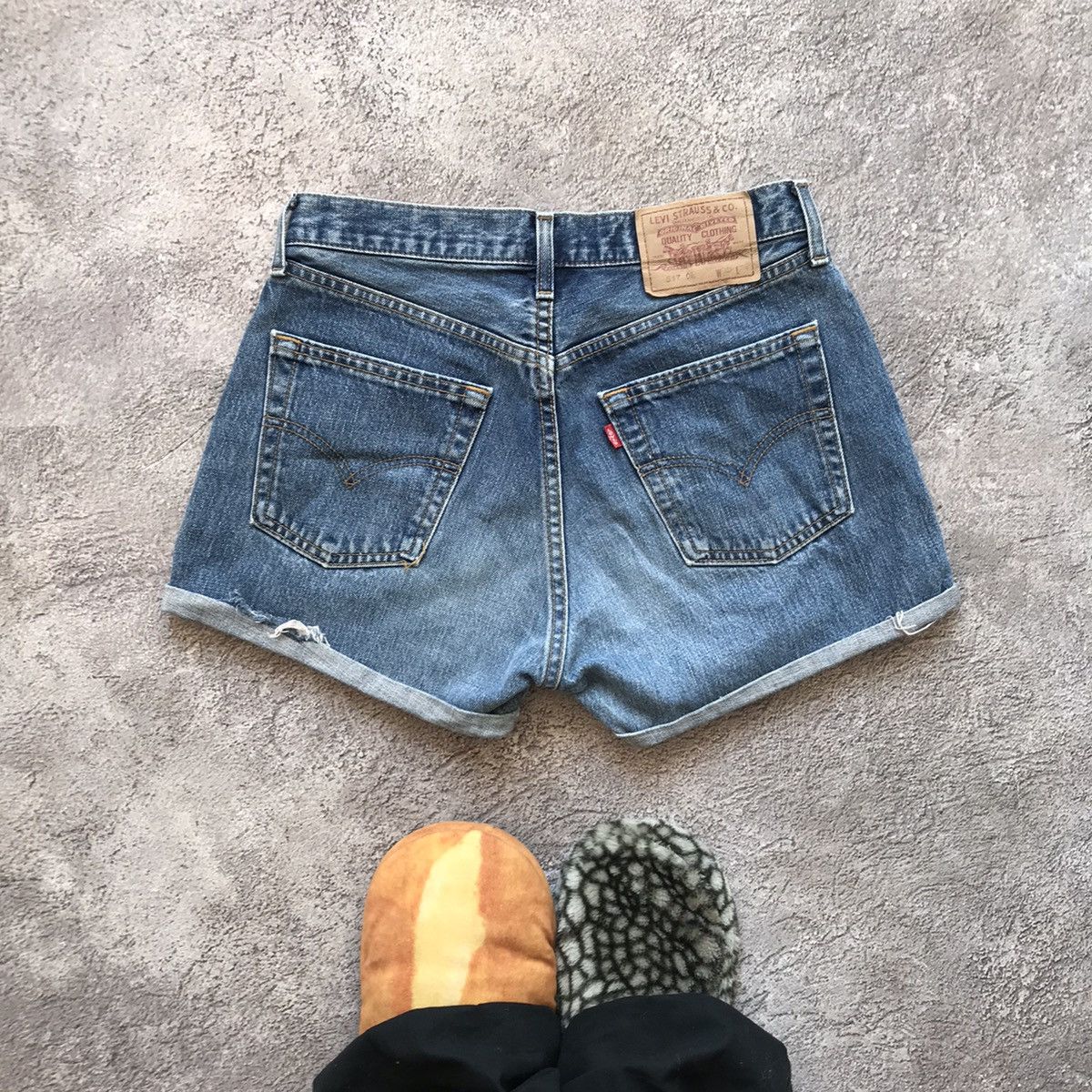 Vintage Vintage 90s Levis Distressed Shorts Sun Faded Grunge Slim 30 Size 30" / US 8 / IT 44 - 1 Thumbnail