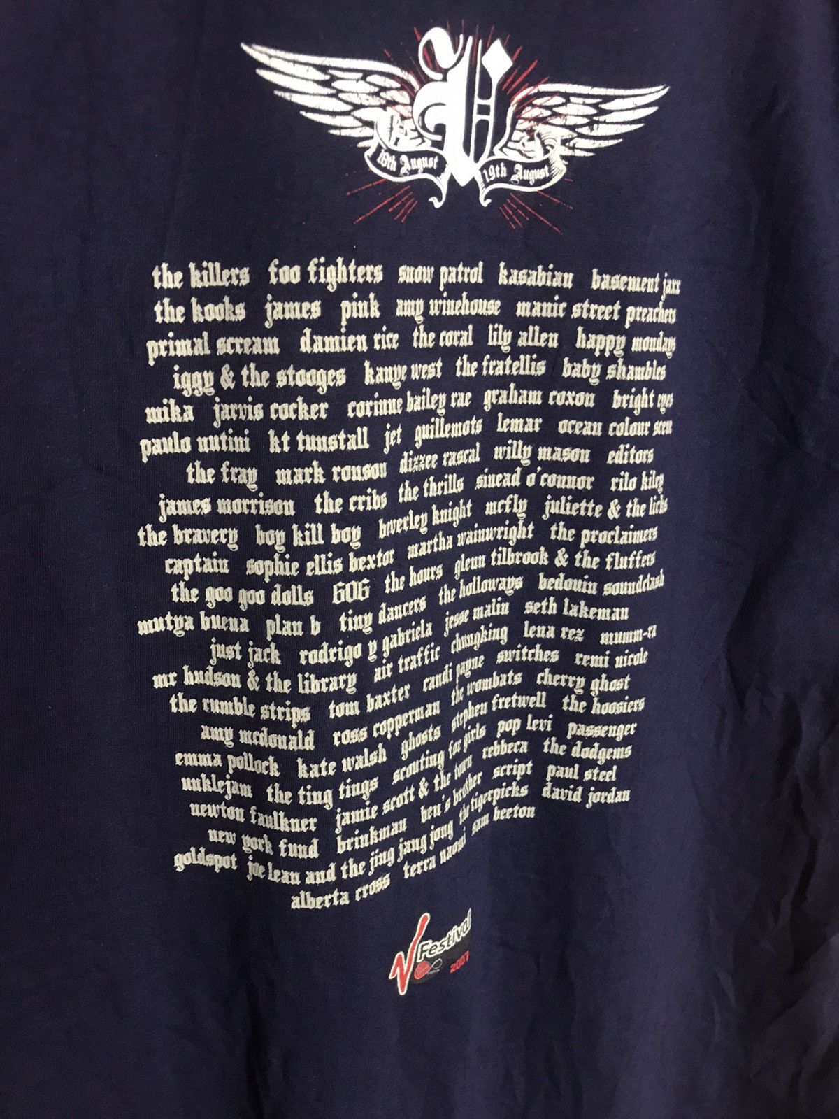 Band Tees Vintage 2007 V festival Winehouse foo fighters pink t-shirt Size US L / EU 52-54 / 3 - 8 Thumbnail