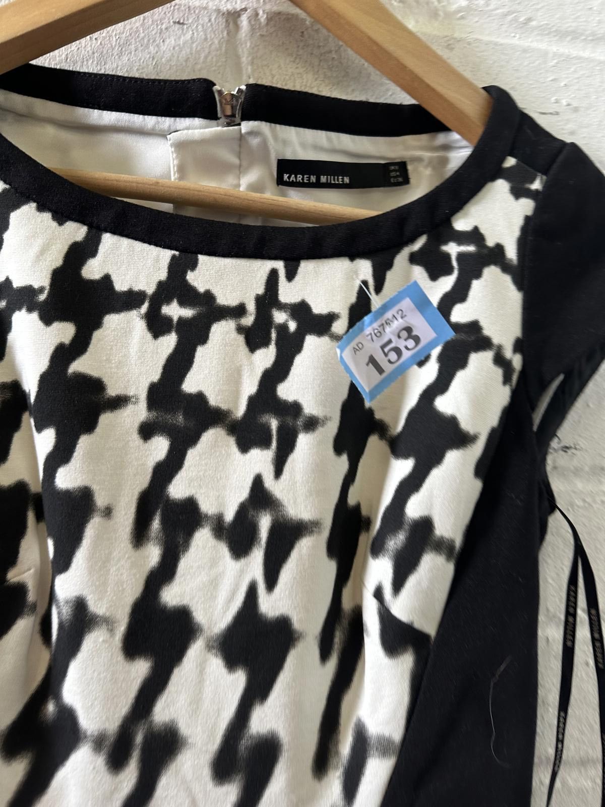 Designer Karen Millen Black and White Patterned Bodycon Dress Size M / US 6-8 / IT 42-44 - 2 Thumbnail