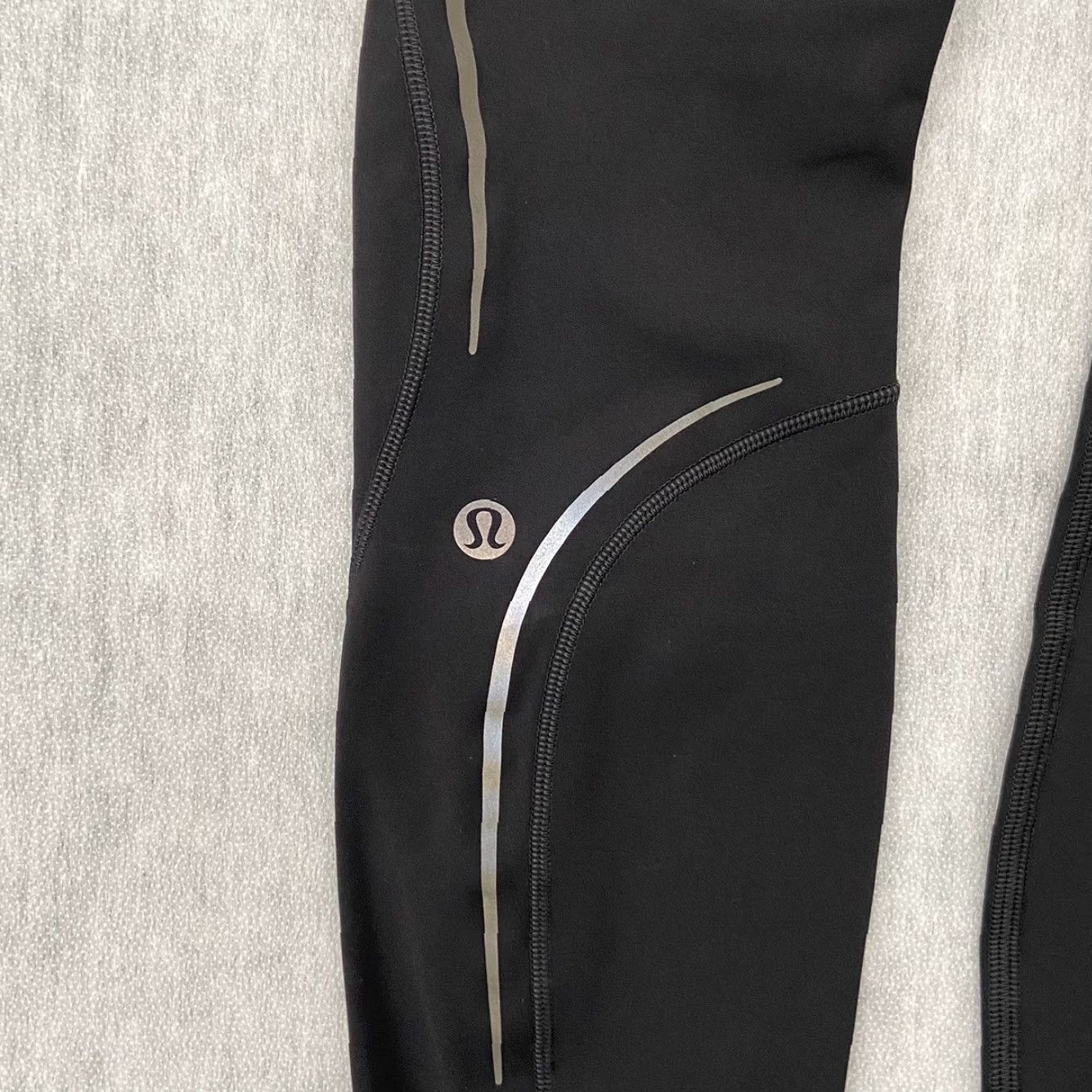 Lululemon VINTAGE Lululemon Leggings Womens Small Black Activewear High-Rise Reflective Tights Size 25" / US 0 / IT 36 - 5 Thumbnail