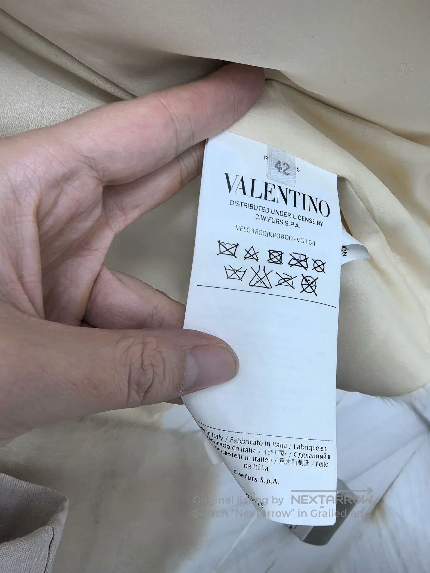 Valentino Valentino Cream Fur with Lace Detailing. Size M / US 6-8 / IT 42-44 - 4 Thumbnail