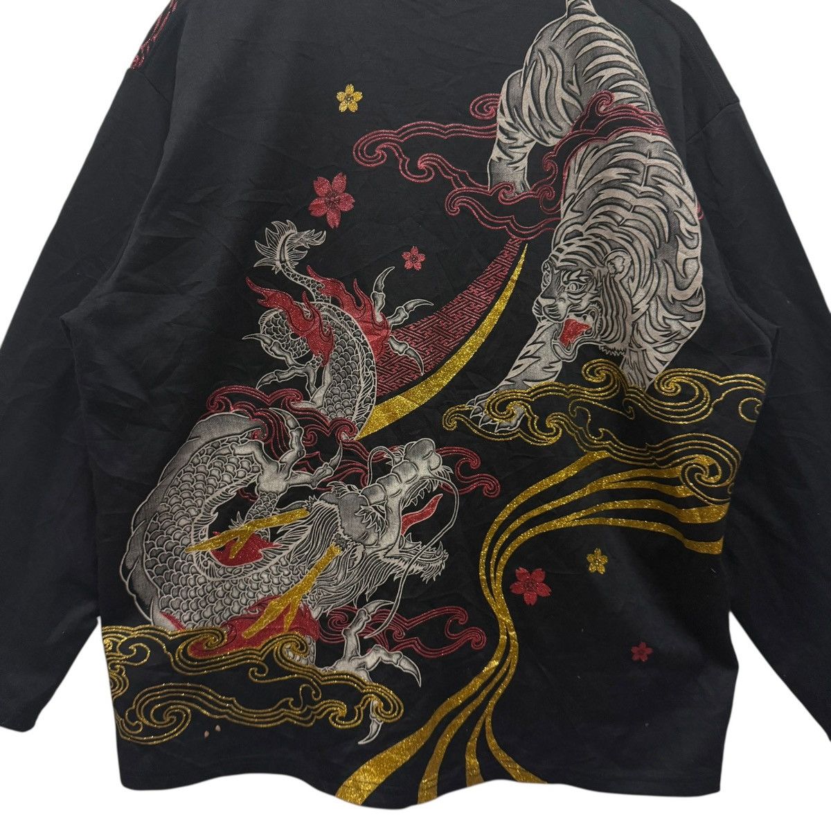 Japanese Brand Vintage Sukajan Dragon Tiger Fighting Graphic Longsleeve Size US XL / EU 56 / 4 - 3 Thumbnail