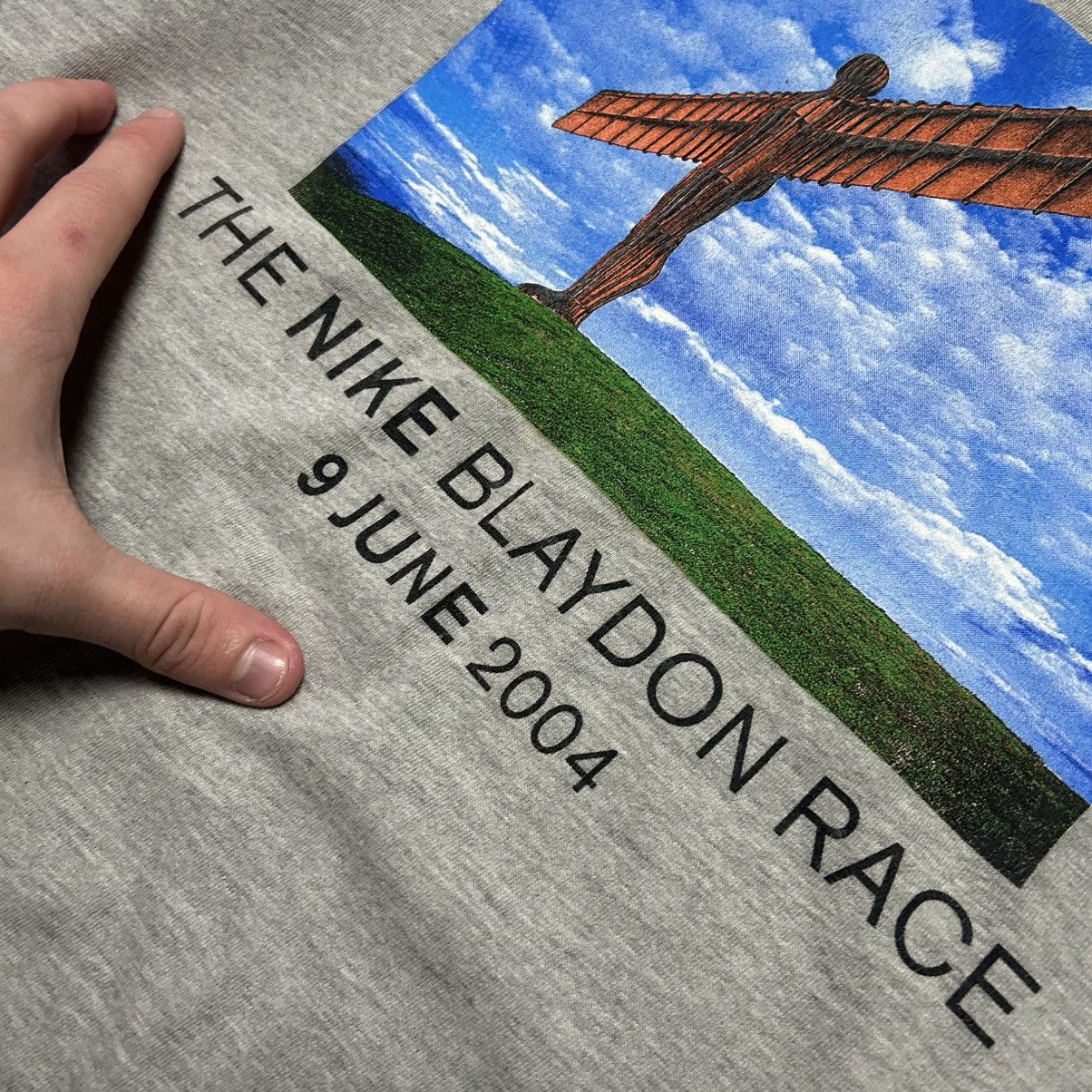Nike Vintage Nike Run Big Logo 2004 festival tee size L Size US L / EU 52-54 / 3 - 6 Thumbnail