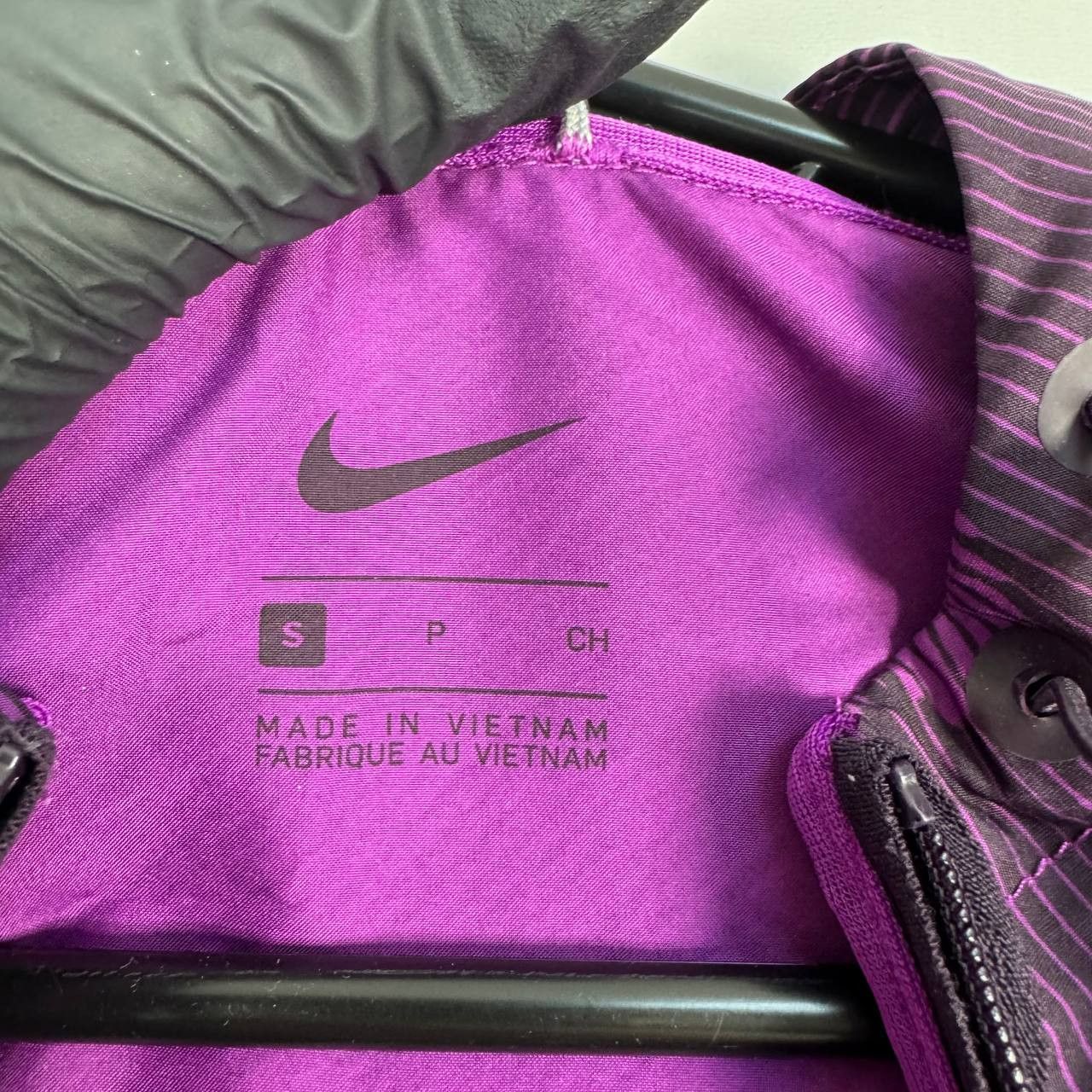 Nike Nike Women’s Lightweight Jacket Purple 855156-550 Running S Size S / US 4 / IT 40 - 4 Thumbnail
