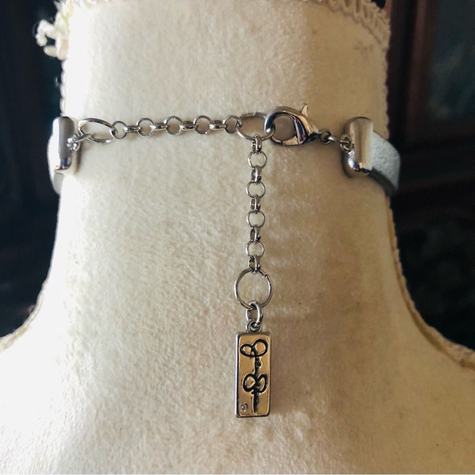 Jewelry Jessica Simpson silver leather sparkle moon choker necklace Size ONE SIZE - 7 Thumbnail