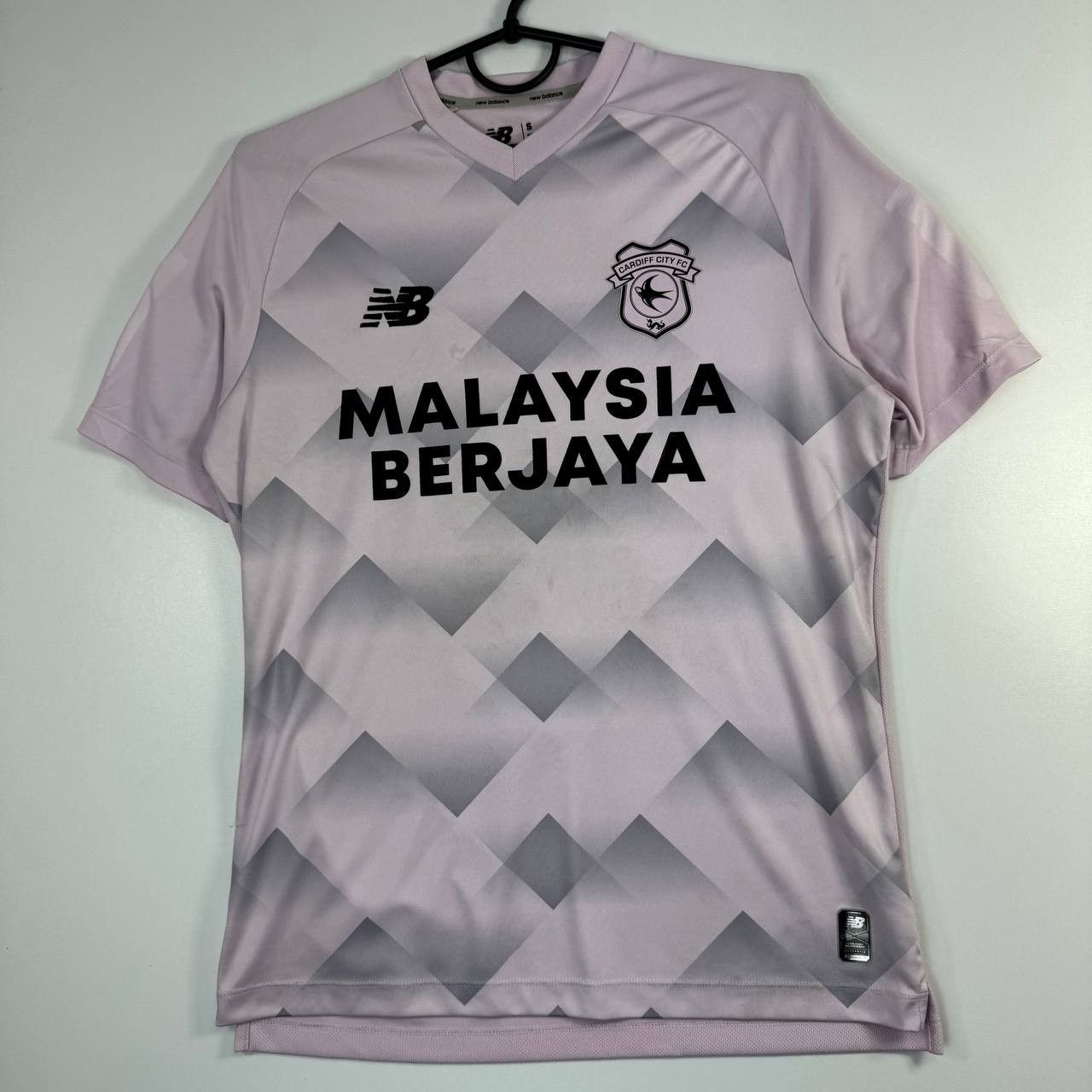 New Balance New Balance Cardiff City FC Away Jersey Pink Mens Size S Size US S / EU 44-46 / 1 - 1 Thumbnail